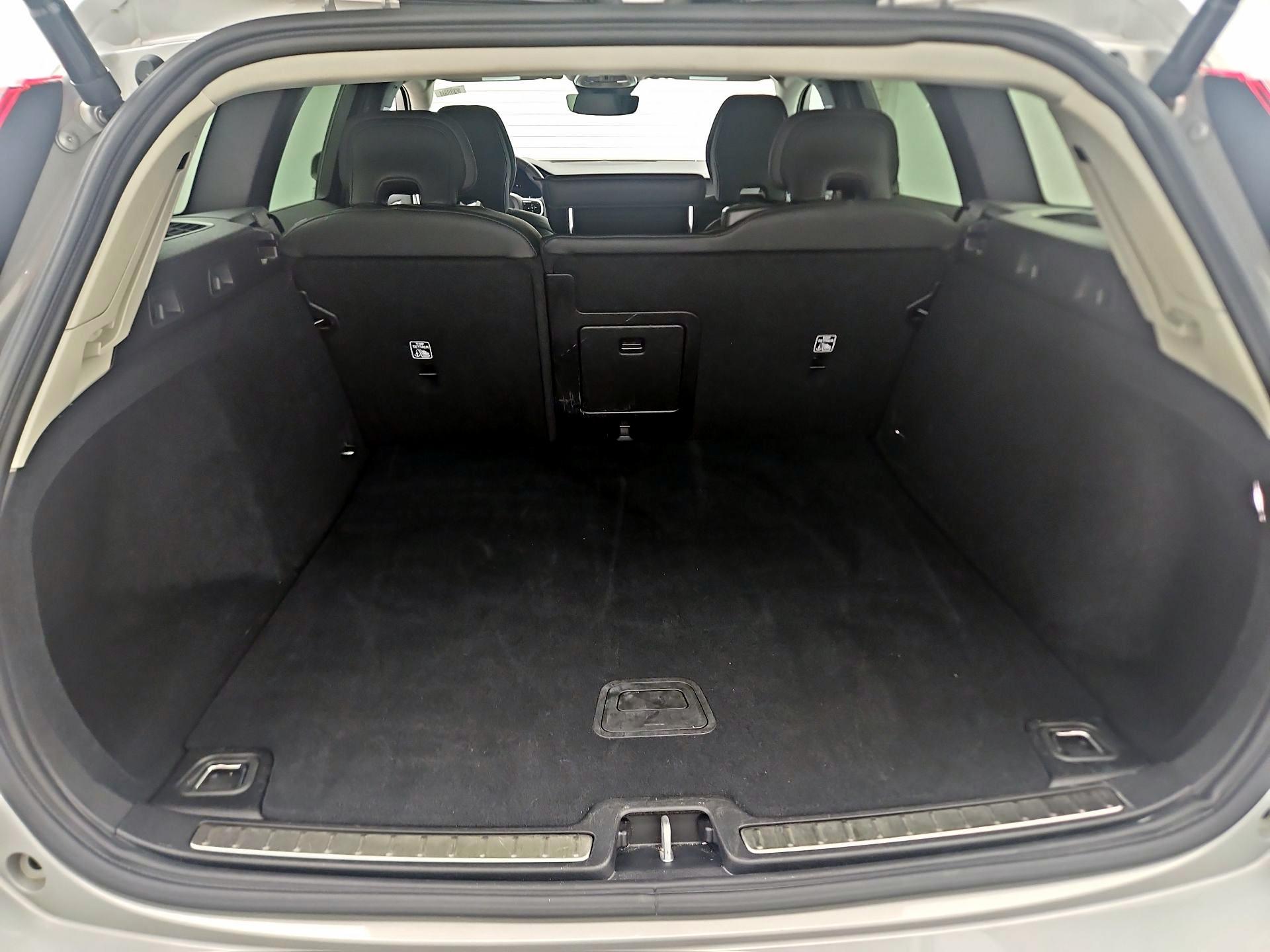 Thumbnail: 2025 Volvo S60 - 16