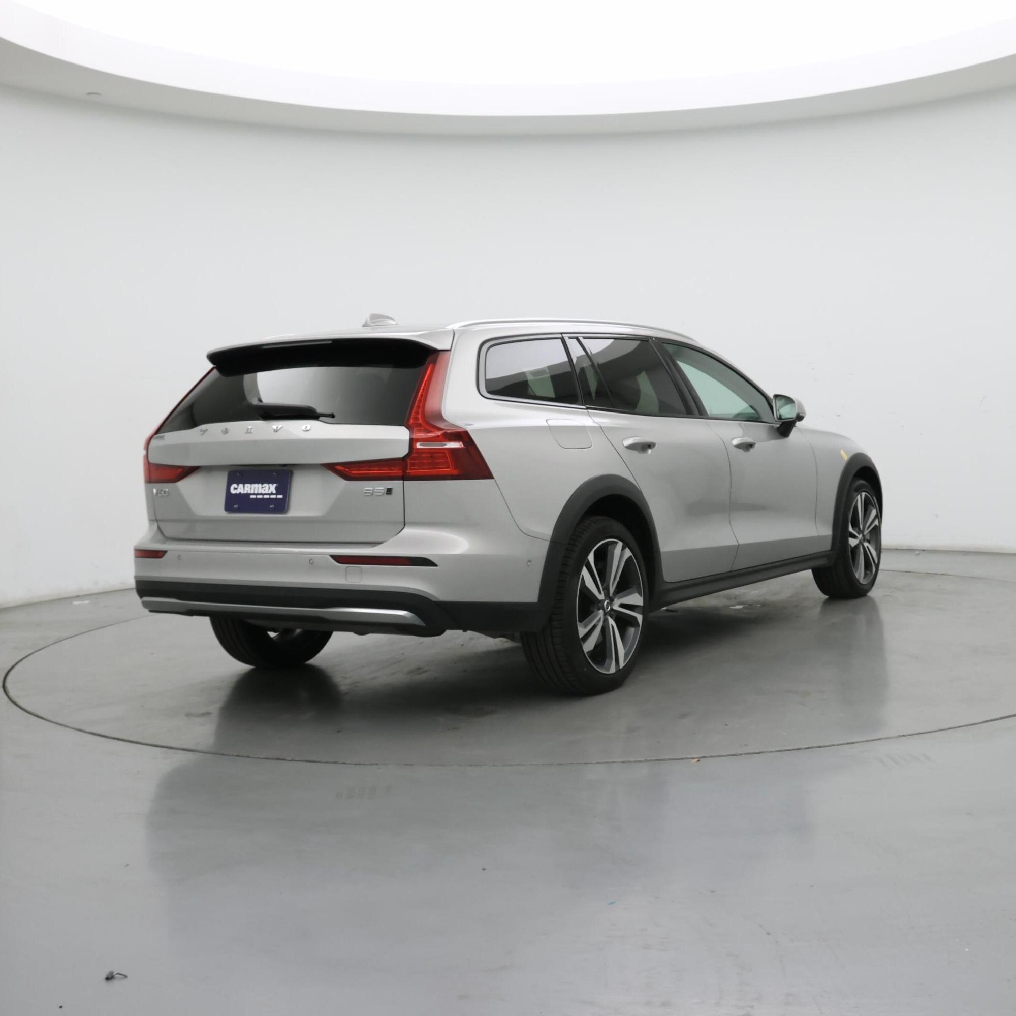 Thumbnail: 2025 Volvo S60 - 8