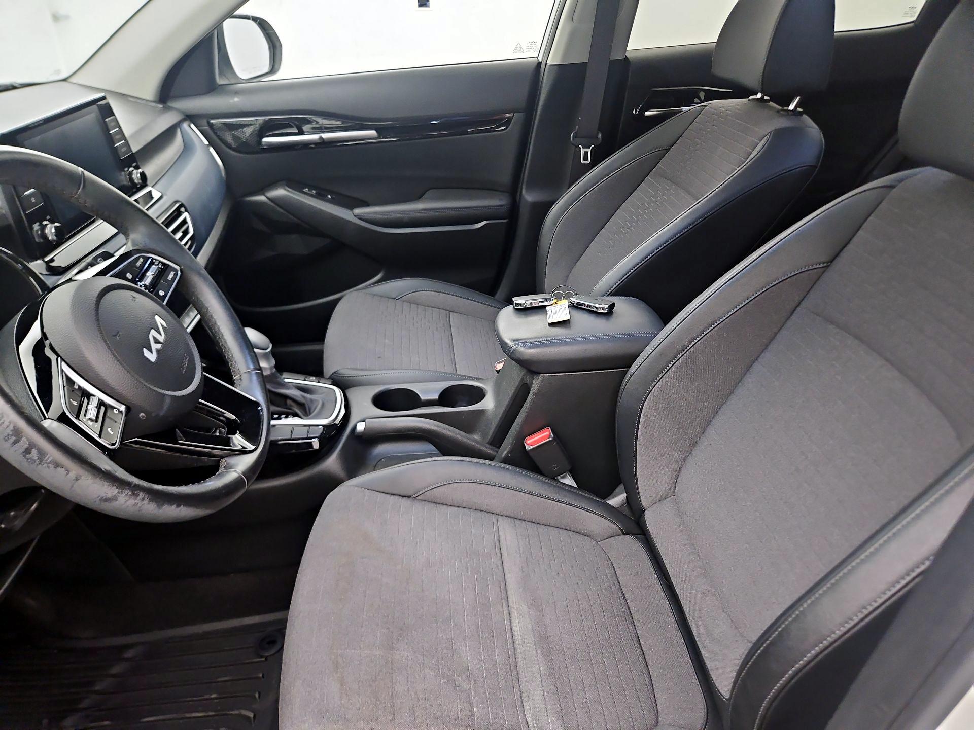 Thumbnail: 2023 Kia Seltos - 11