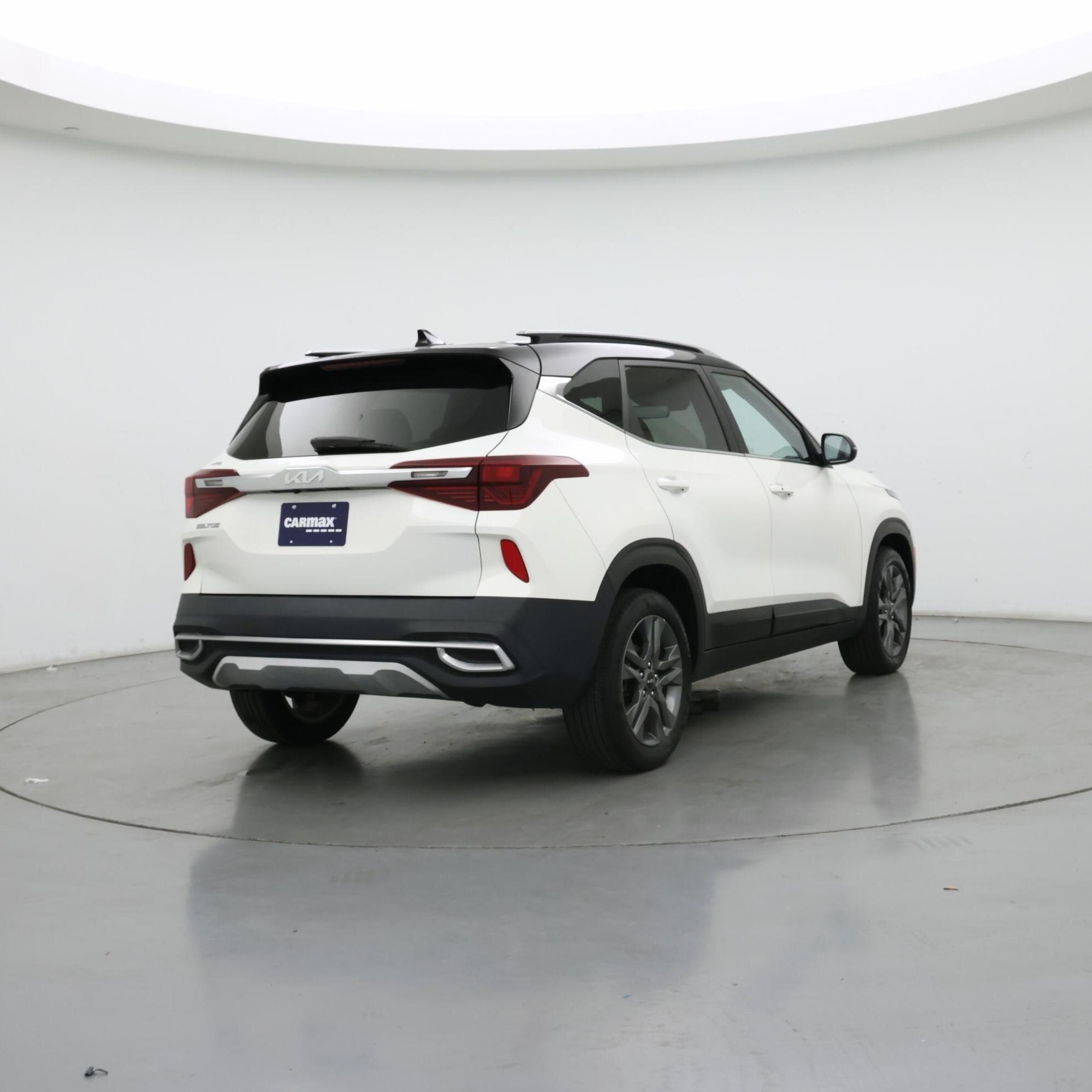 Thumbnail: 2023 Kia Seltos - 8