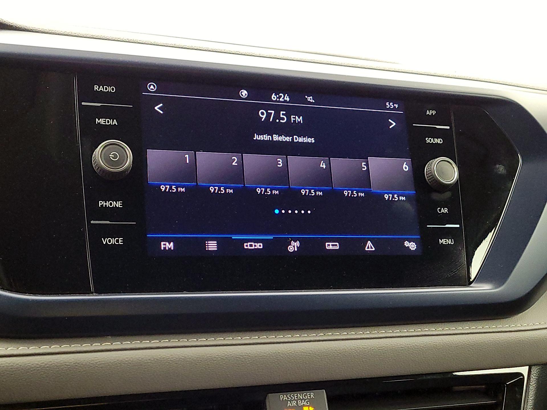 Thumbnail: 2024 Volkswagen Taos - 15