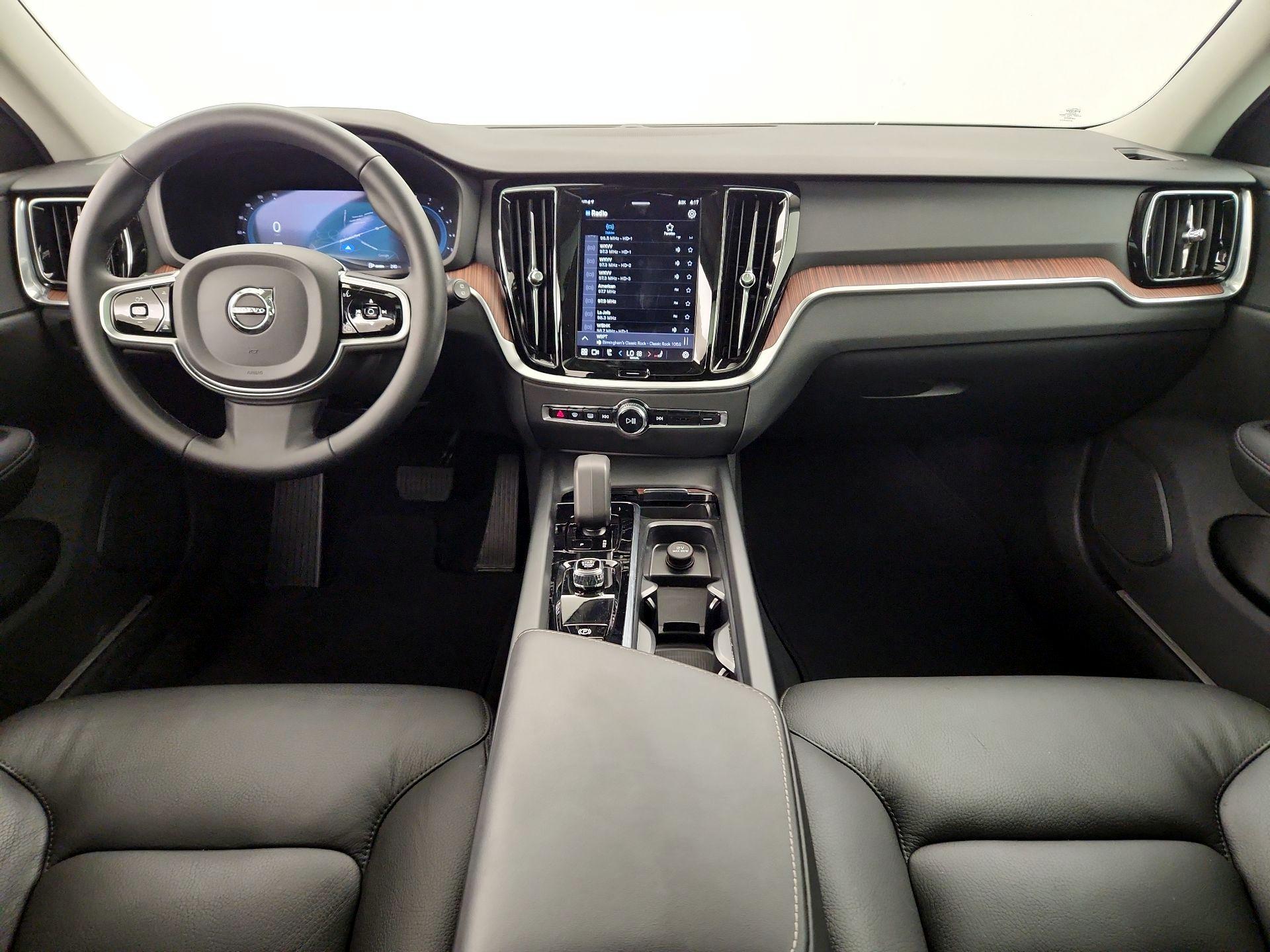 Thumbnail: 2025 Volvo S60 - 9