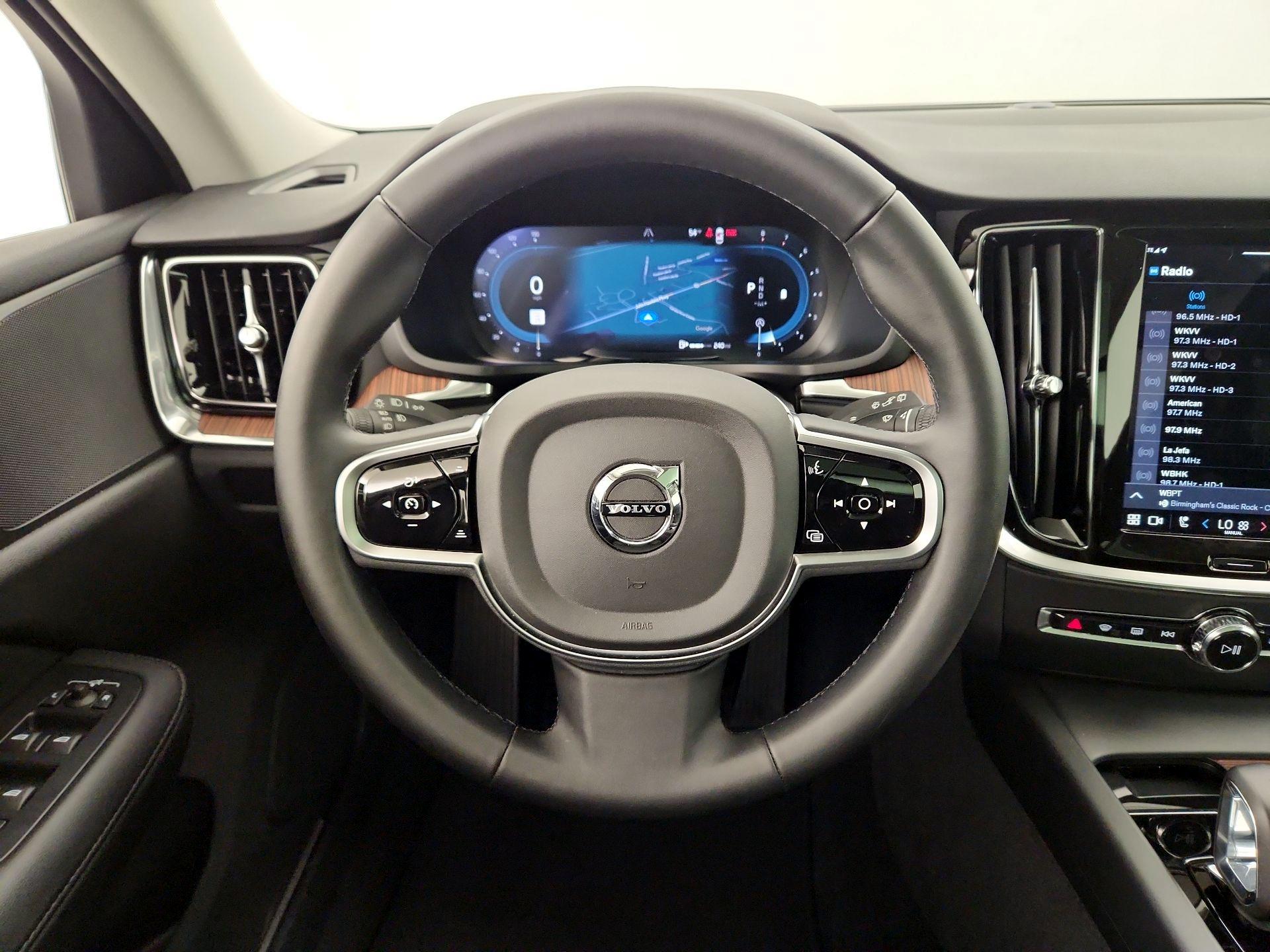 Thumbnail: 2025 Volvo S60 - 10