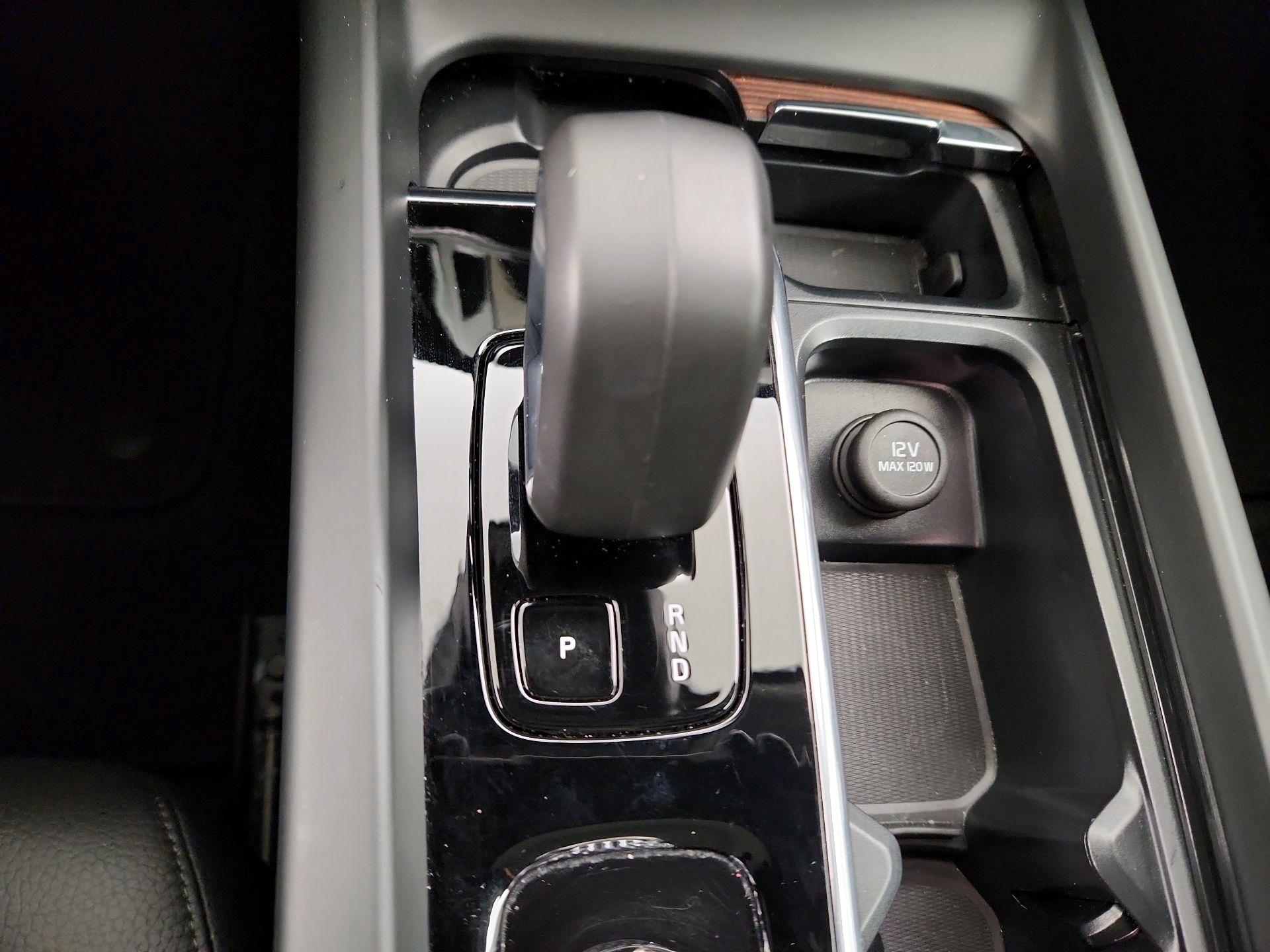 Thumbnail: 2025 Volvo S60 - 17