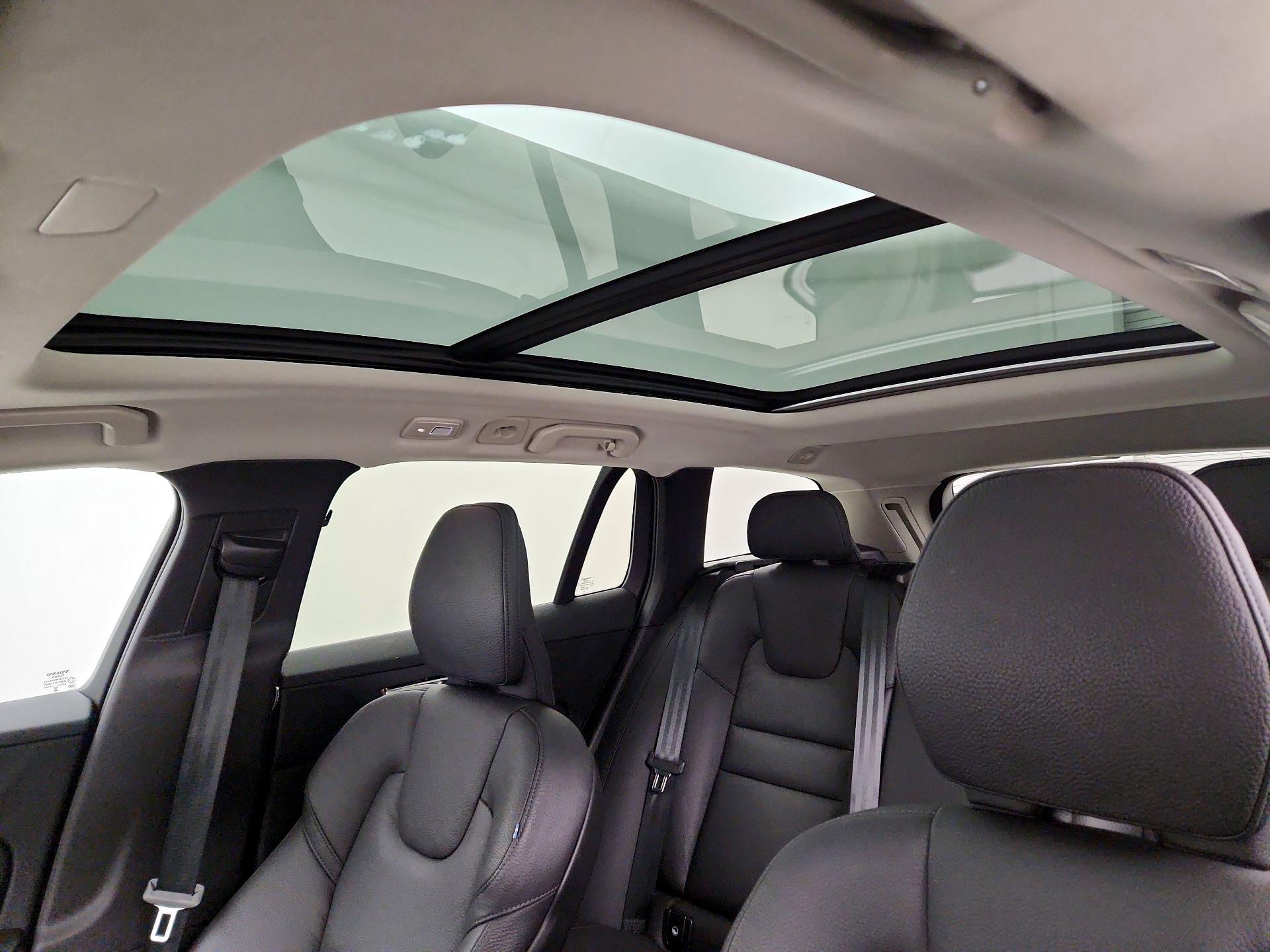 Thumbnail: 2025 Volvo S60 - 19