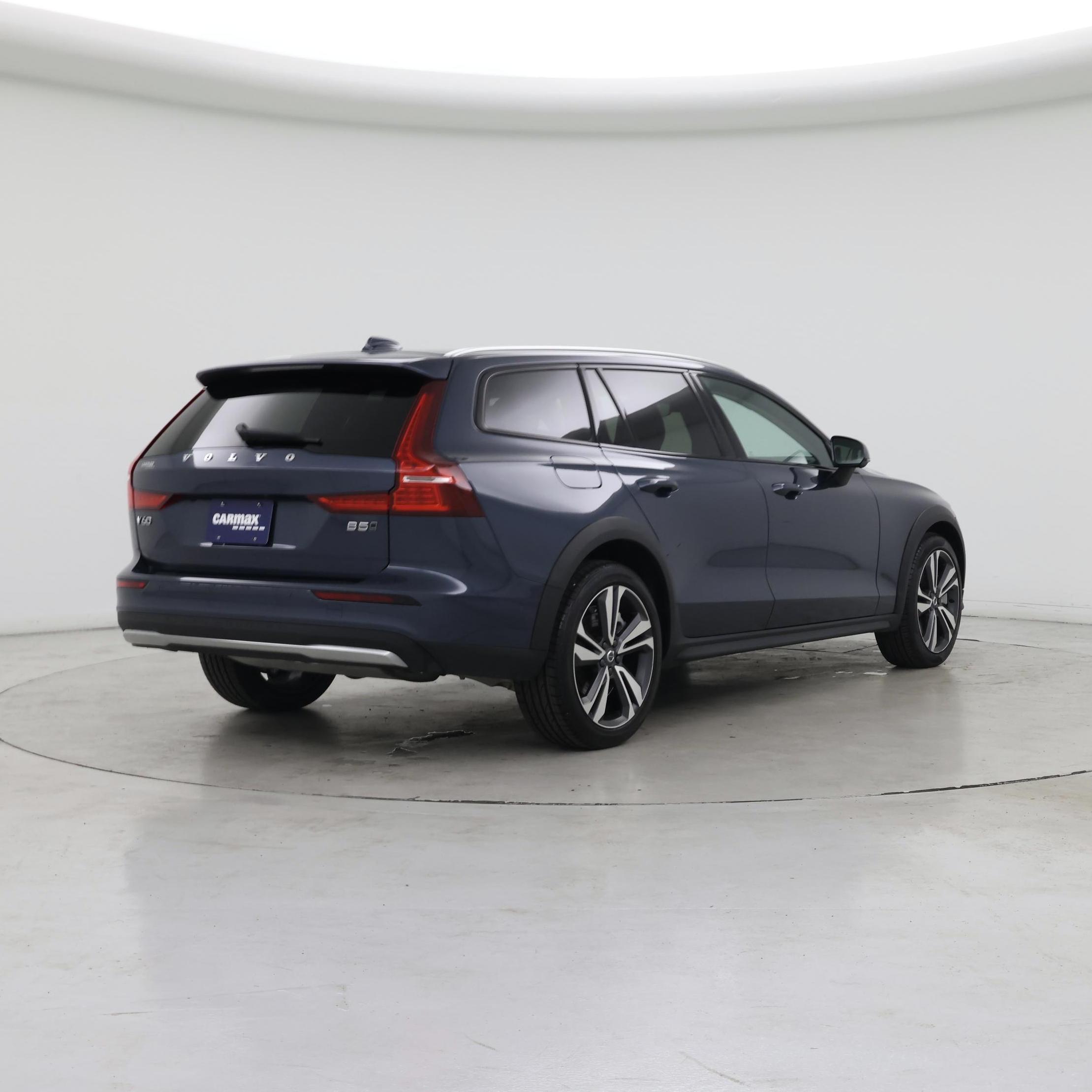 Thumbnail: 2025 Volvo S60 - 8