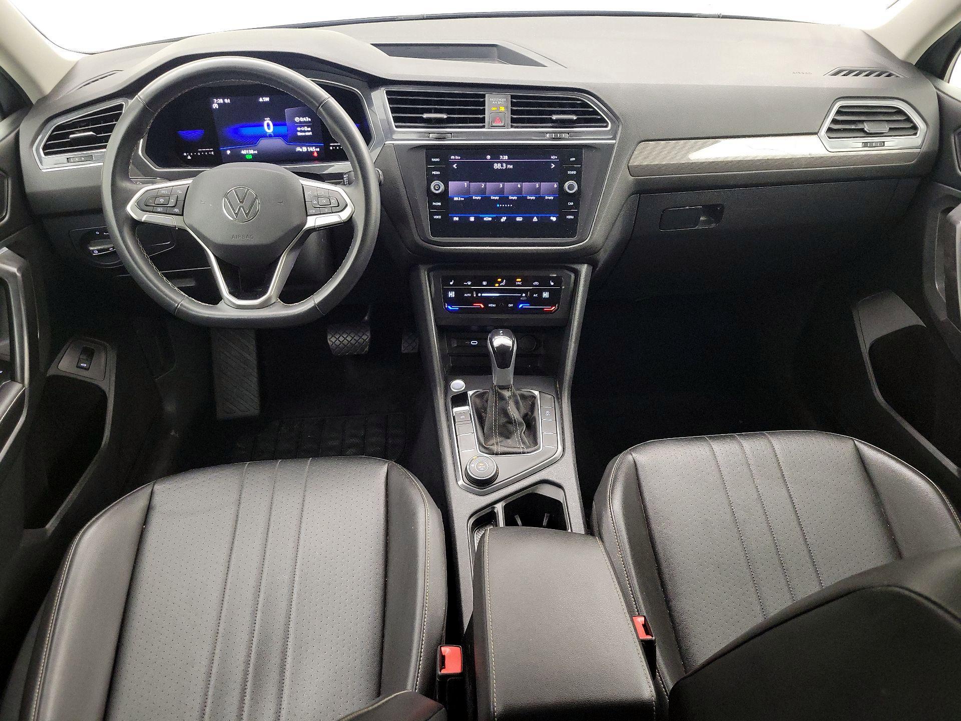 Thumbnail: 2022 Volkswagen Tiguan - 9