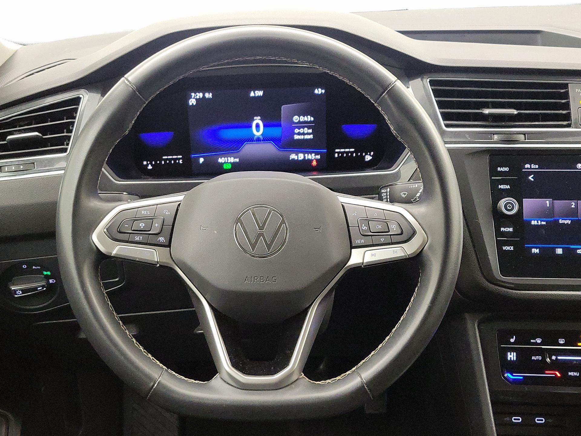 Thumbnail: 2022 Volkswagen Tiguan - 10