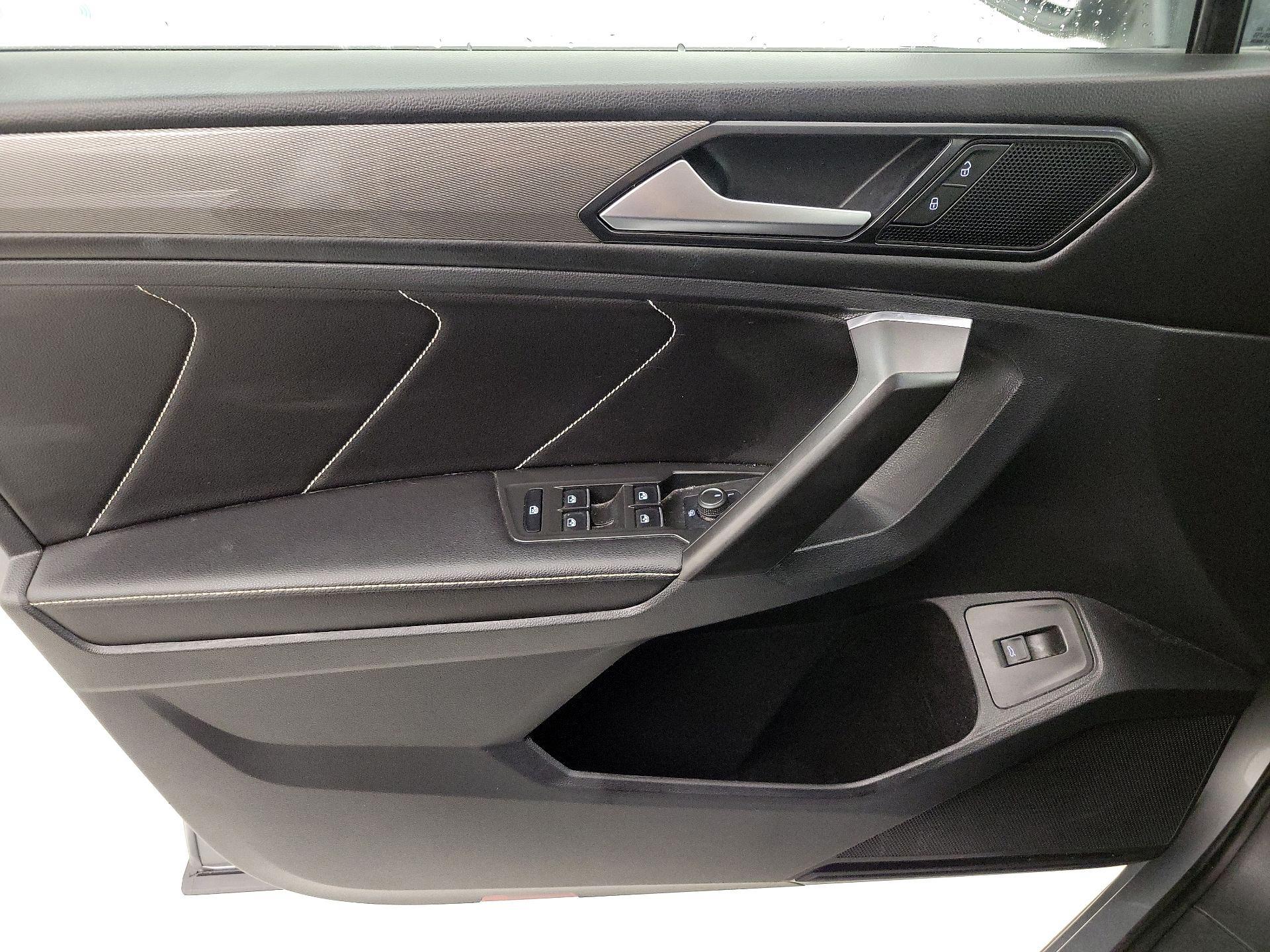 Thumbnail: 2022 Volkswagen Tiguan - 12