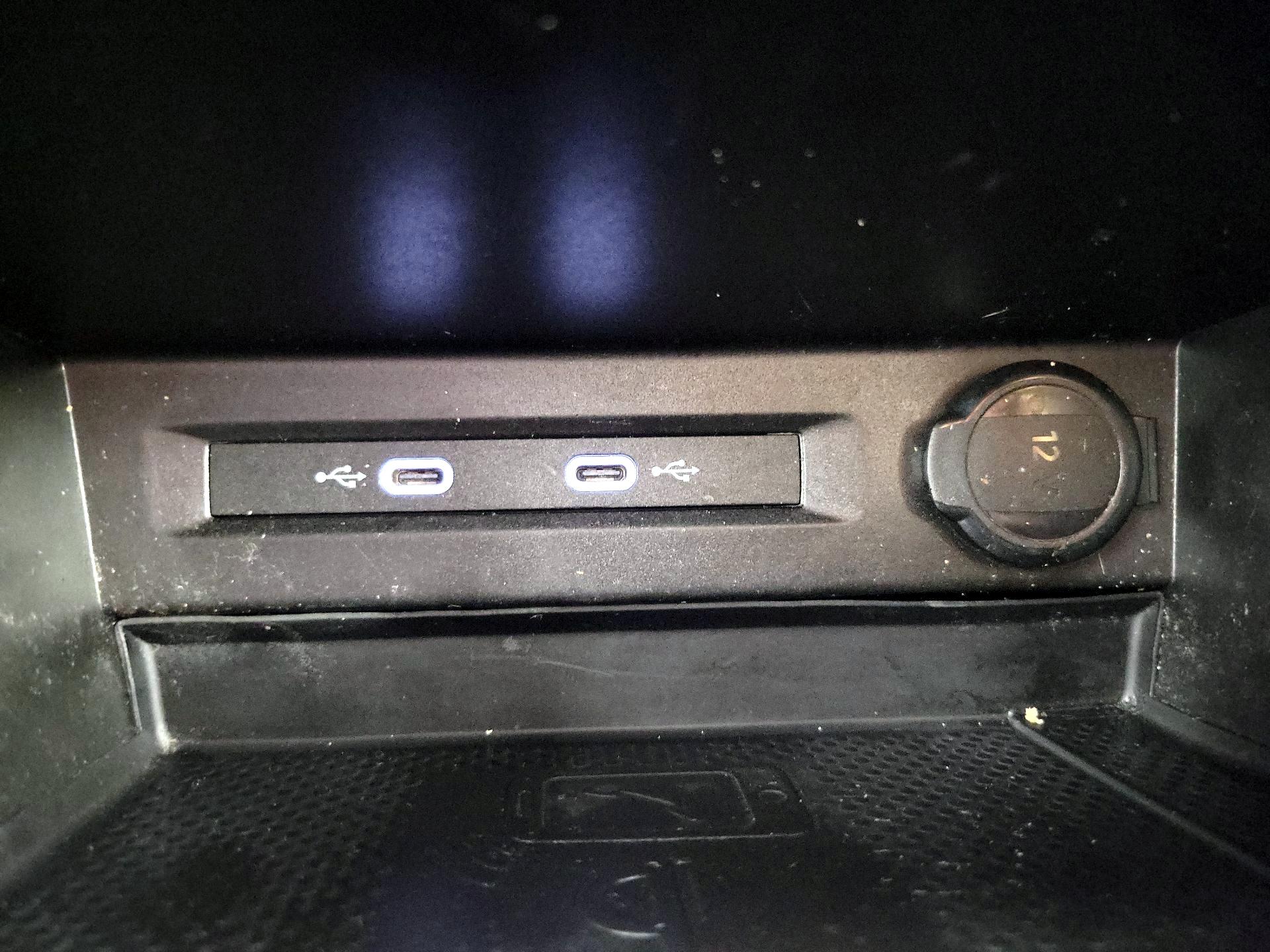 Thumbnail: 2022 Volkswagen Tiguan - 18