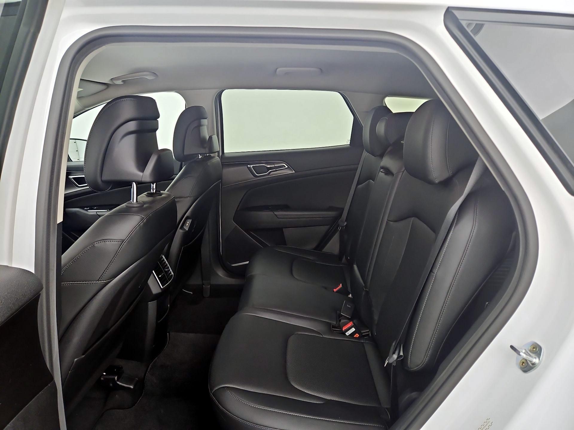 Thumbnail: 2023 Kia Sportage - 20