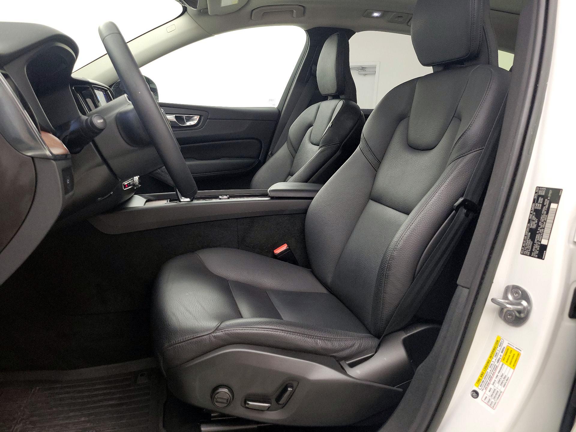 Thumbnail: 2023 Volvo XC60 - 11