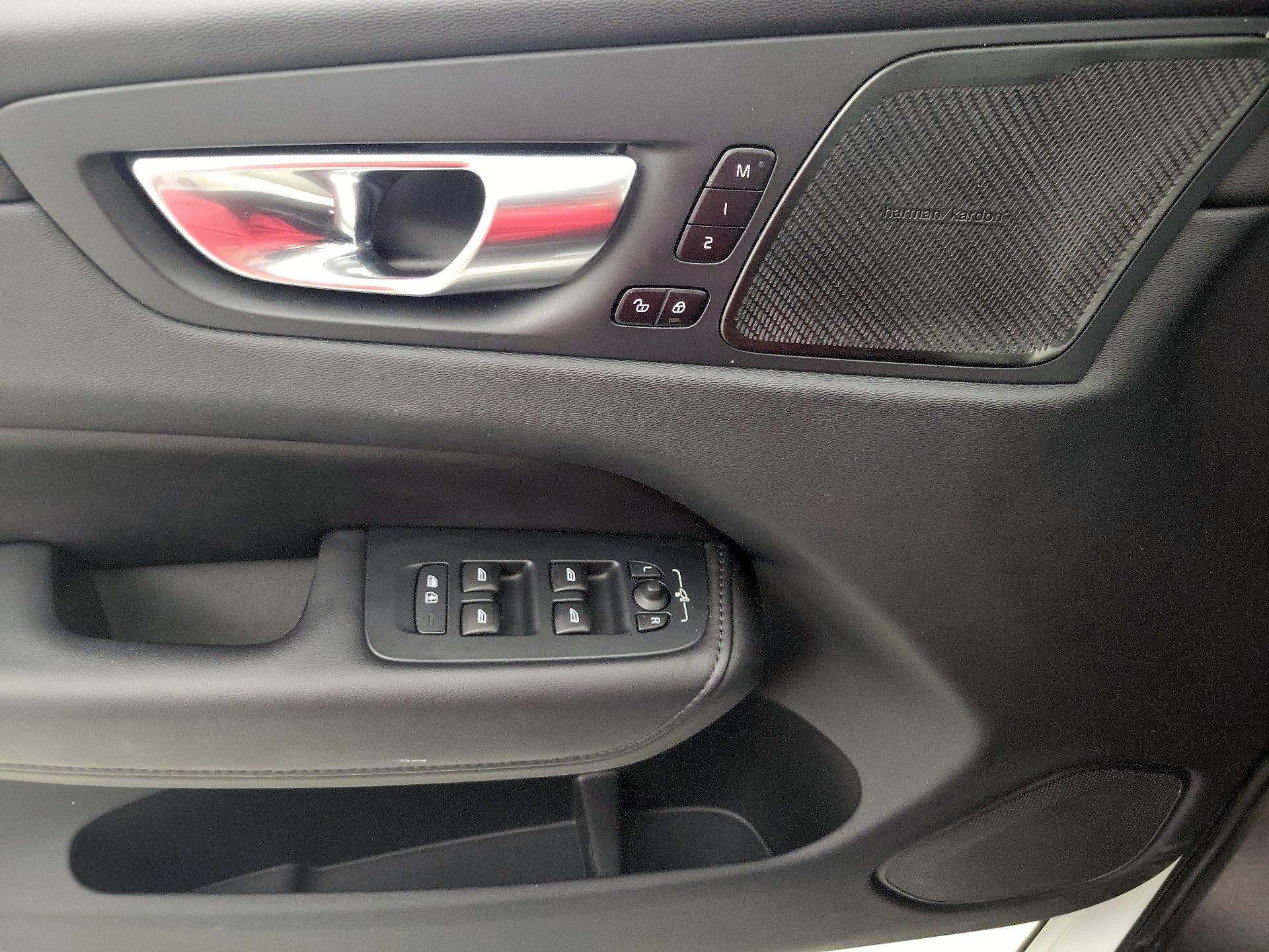 Thumbnail: 2023 Volvo XC60 - 12