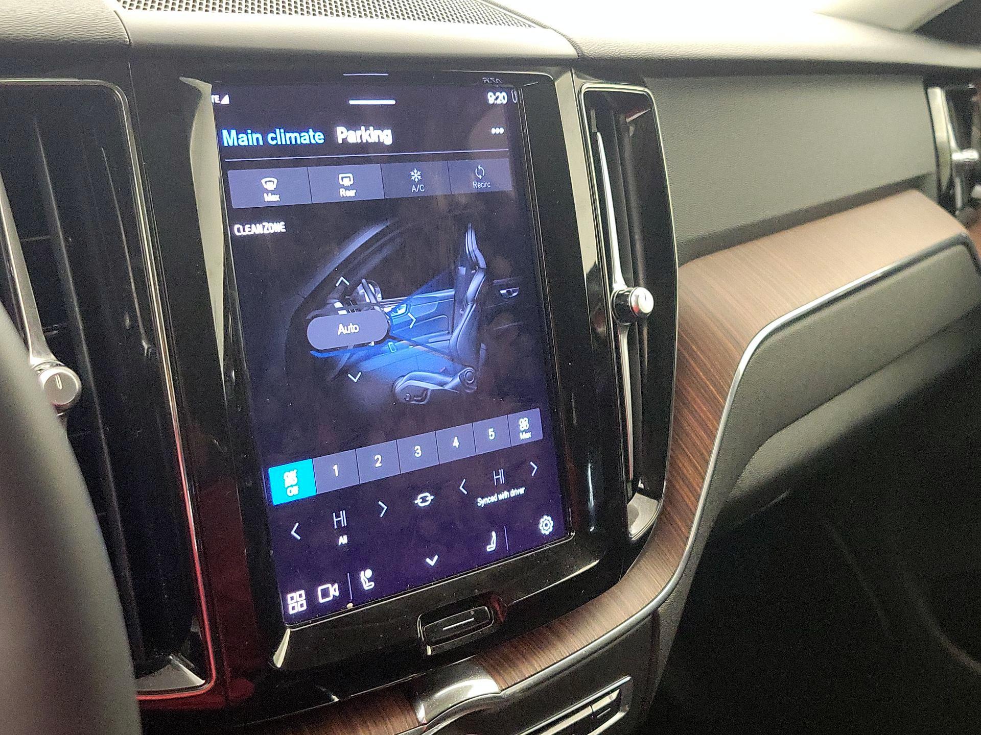 Thumbnail: 2023 Volvo XC60 - 16