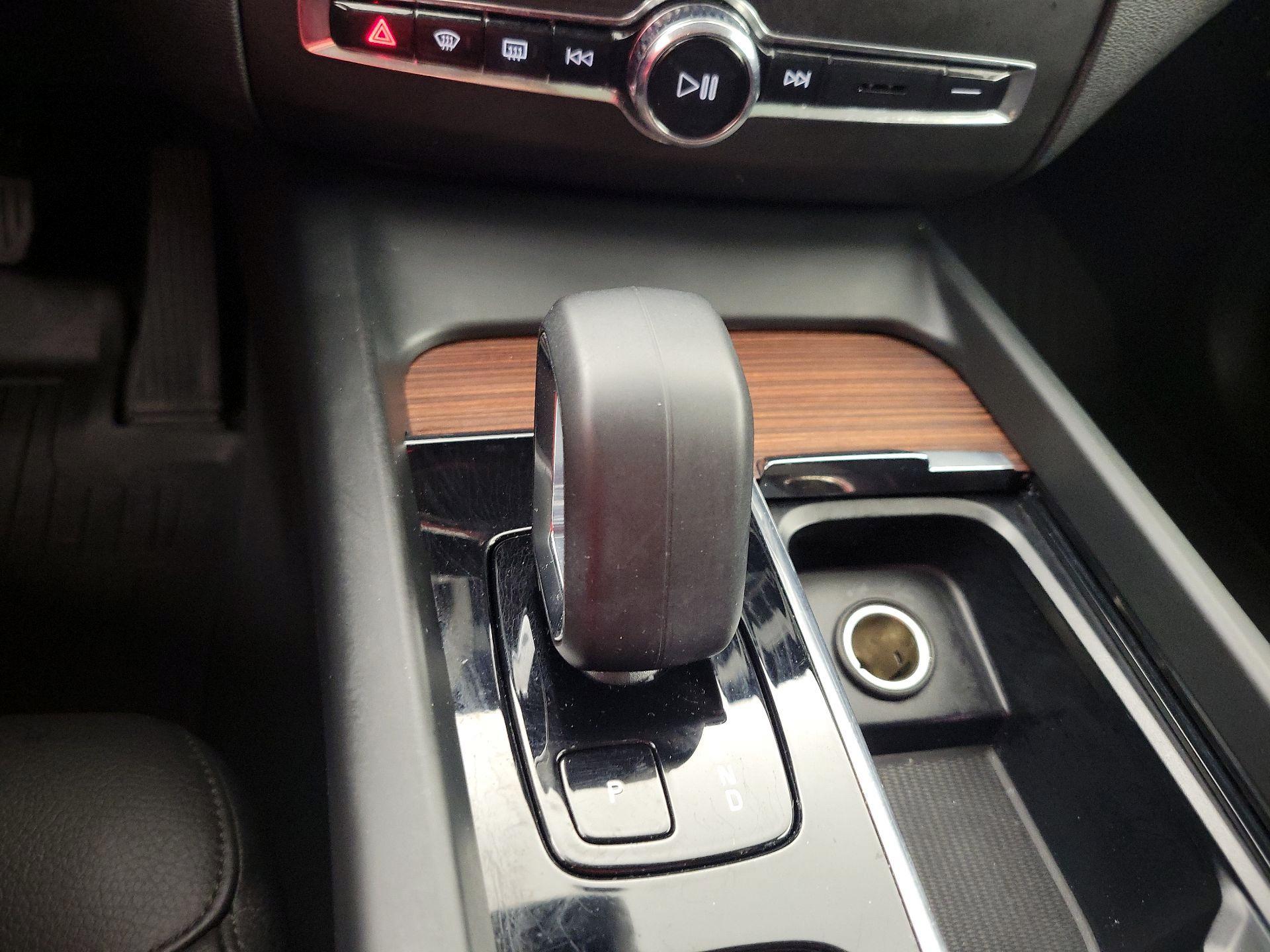 Thumbnail: 2023 Volvo XC60 - 17