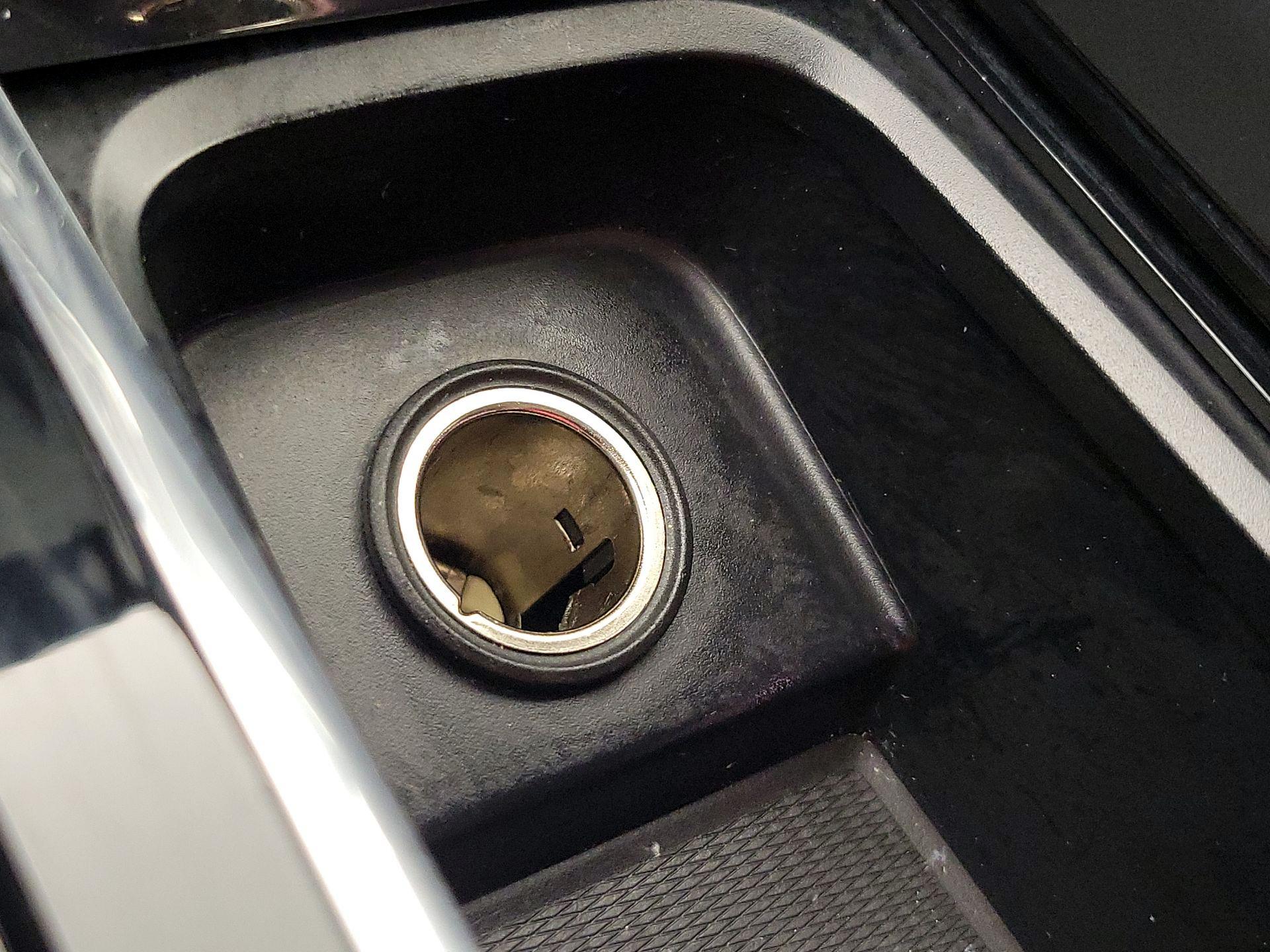 Thumbnail: 2023 Volvo XC60 - 18