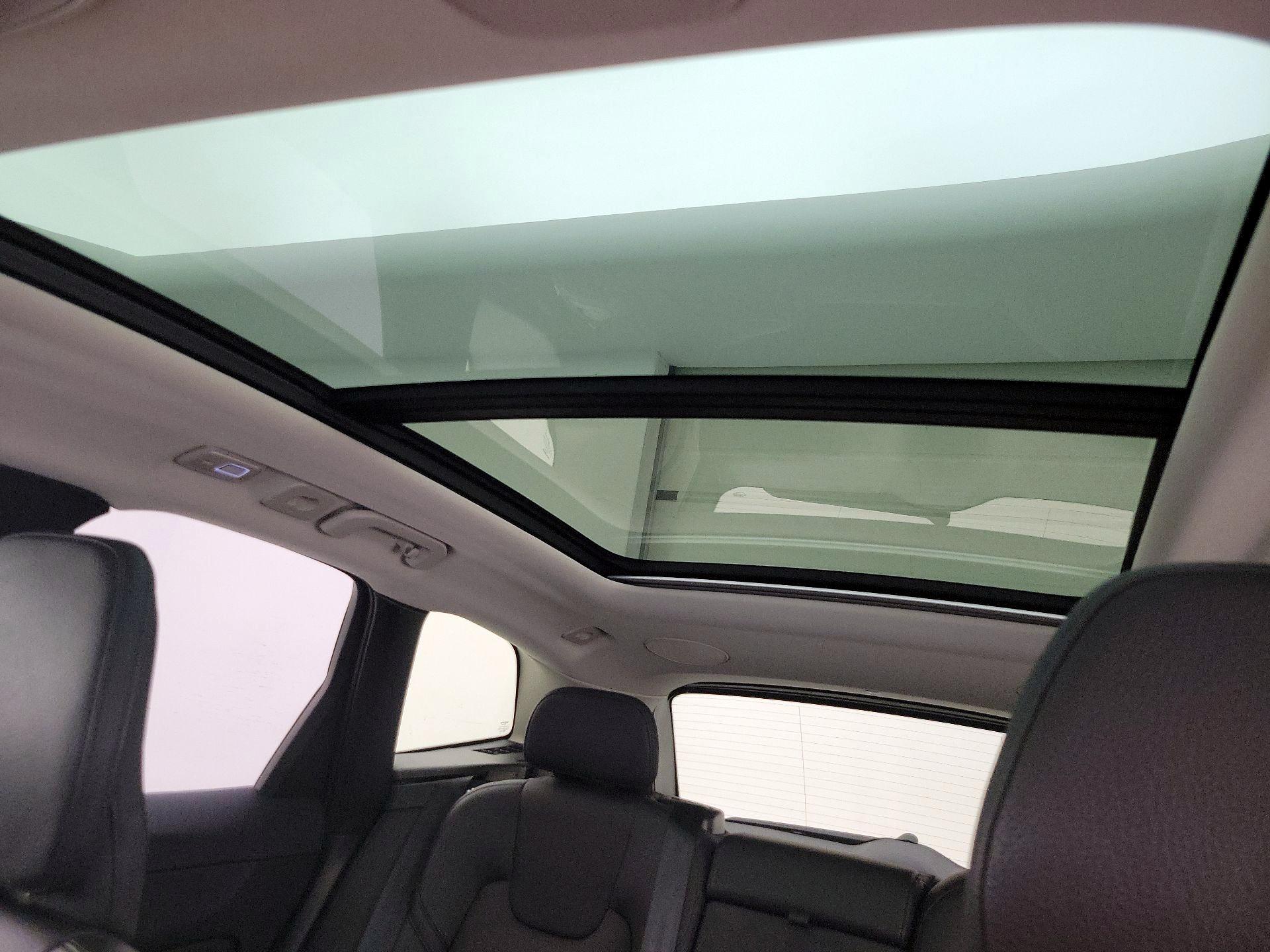 Thumbnail: 2023 Volvo XC60 - 19