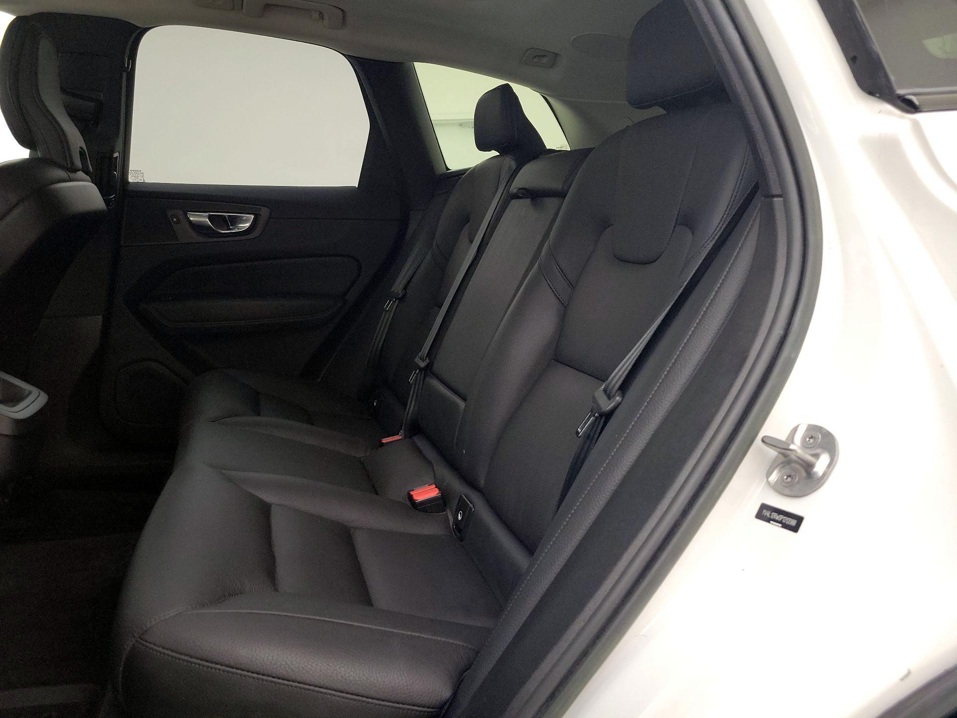 Thumbnail: 2023 Volvo XC60 - 20