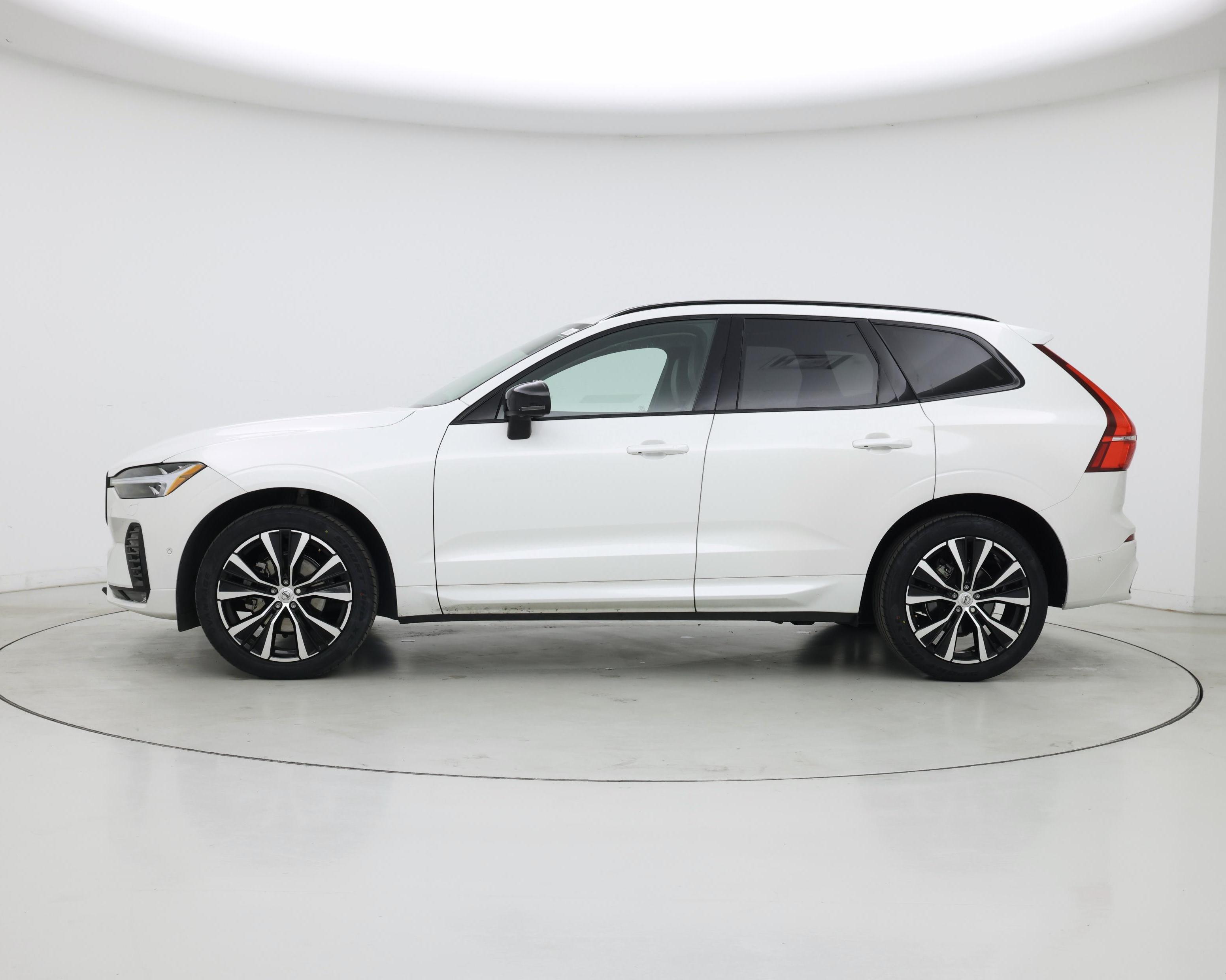 Thumbnail: 2023 Volvo XC60 - 3