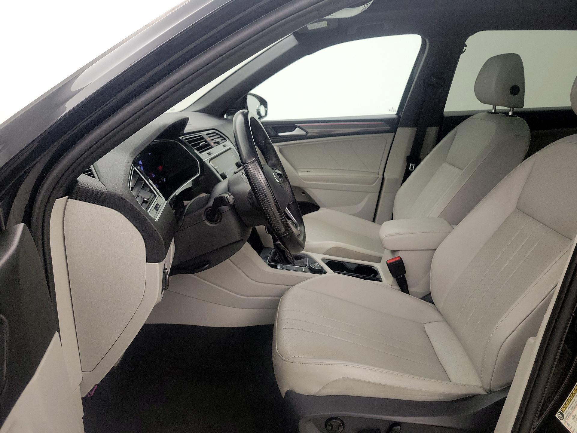 Thumbnail: 2023 Volkswagen Tiguan - 11