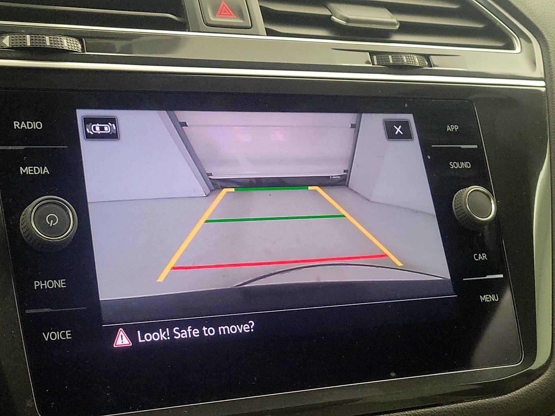 Thumbnail: 2023 Volkswagen Tiguan - 14