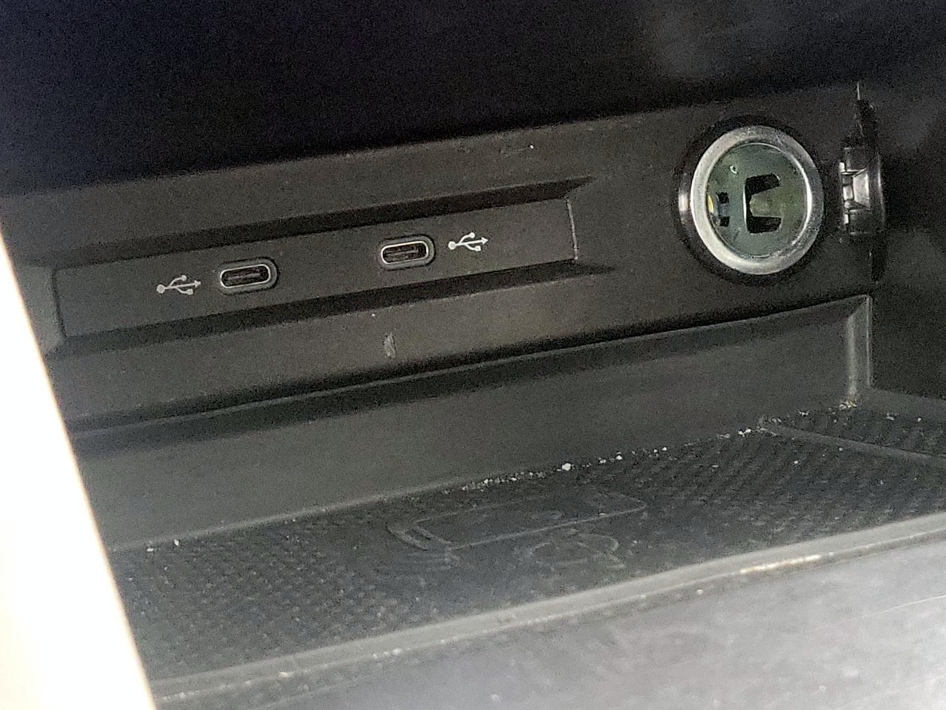 Thumbnail: 2023 Volkswagen Tiguan - 18