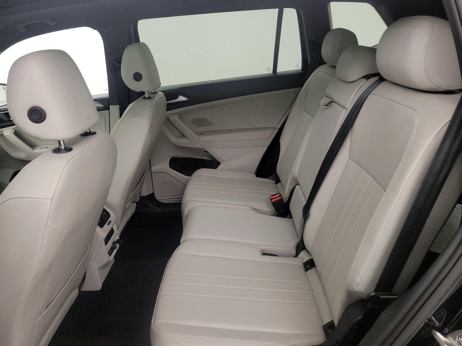 Thumbnail: 2023 Volkswagen Tiguan - 20