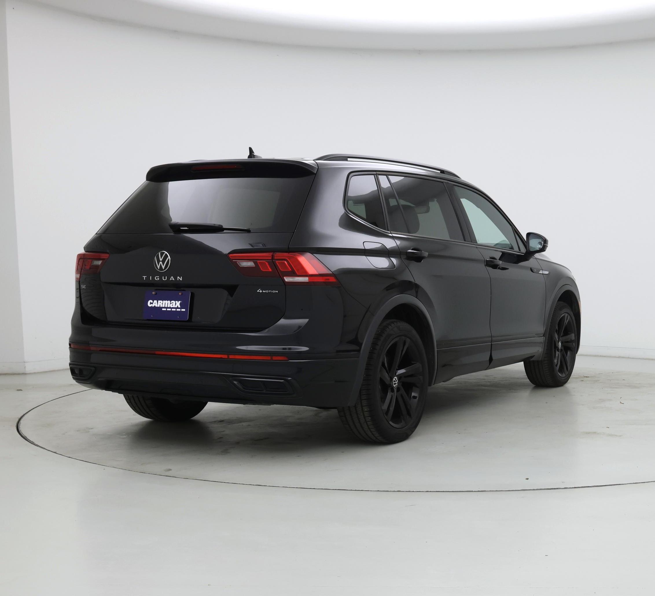 Thumbnail: 2023 Volkswagen Tiguan - 8