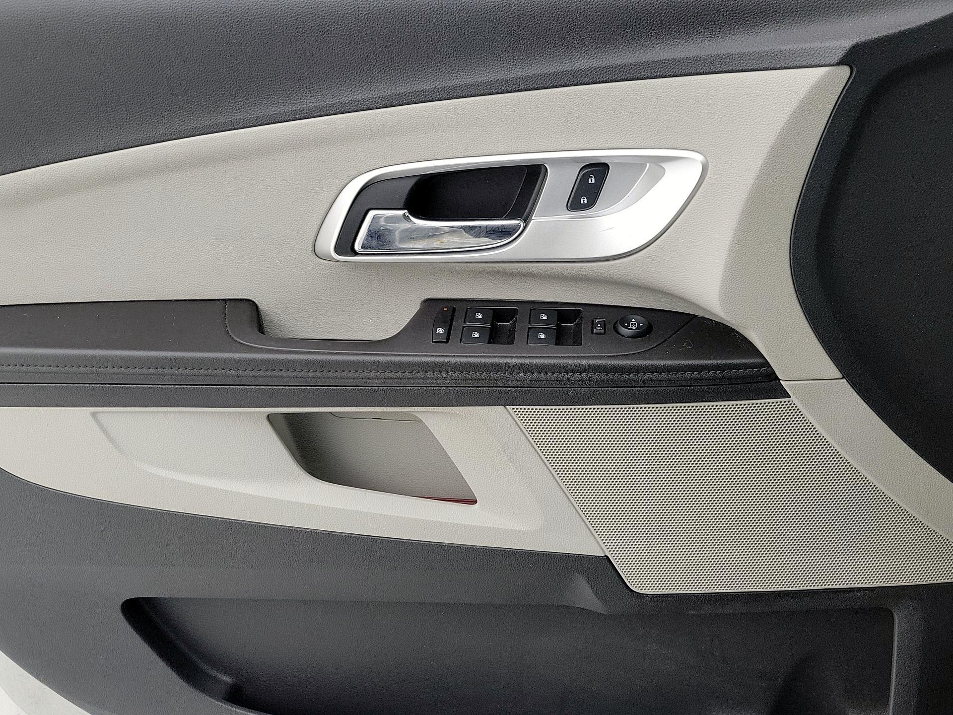 Thumbnail: 2015 Chevrolet Equinox - 12