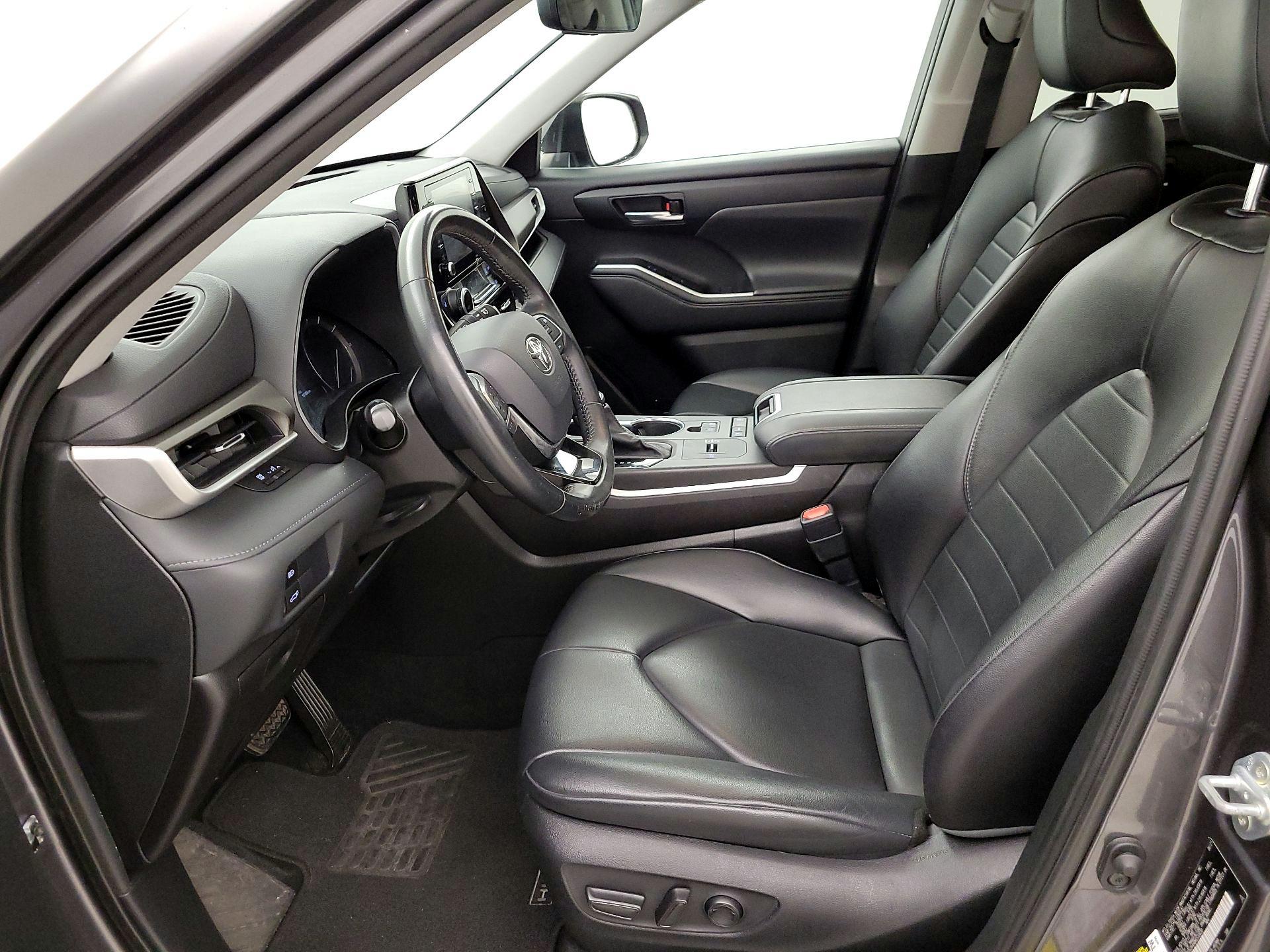 Thumbnail: 2021 Toyota Highlander - 11