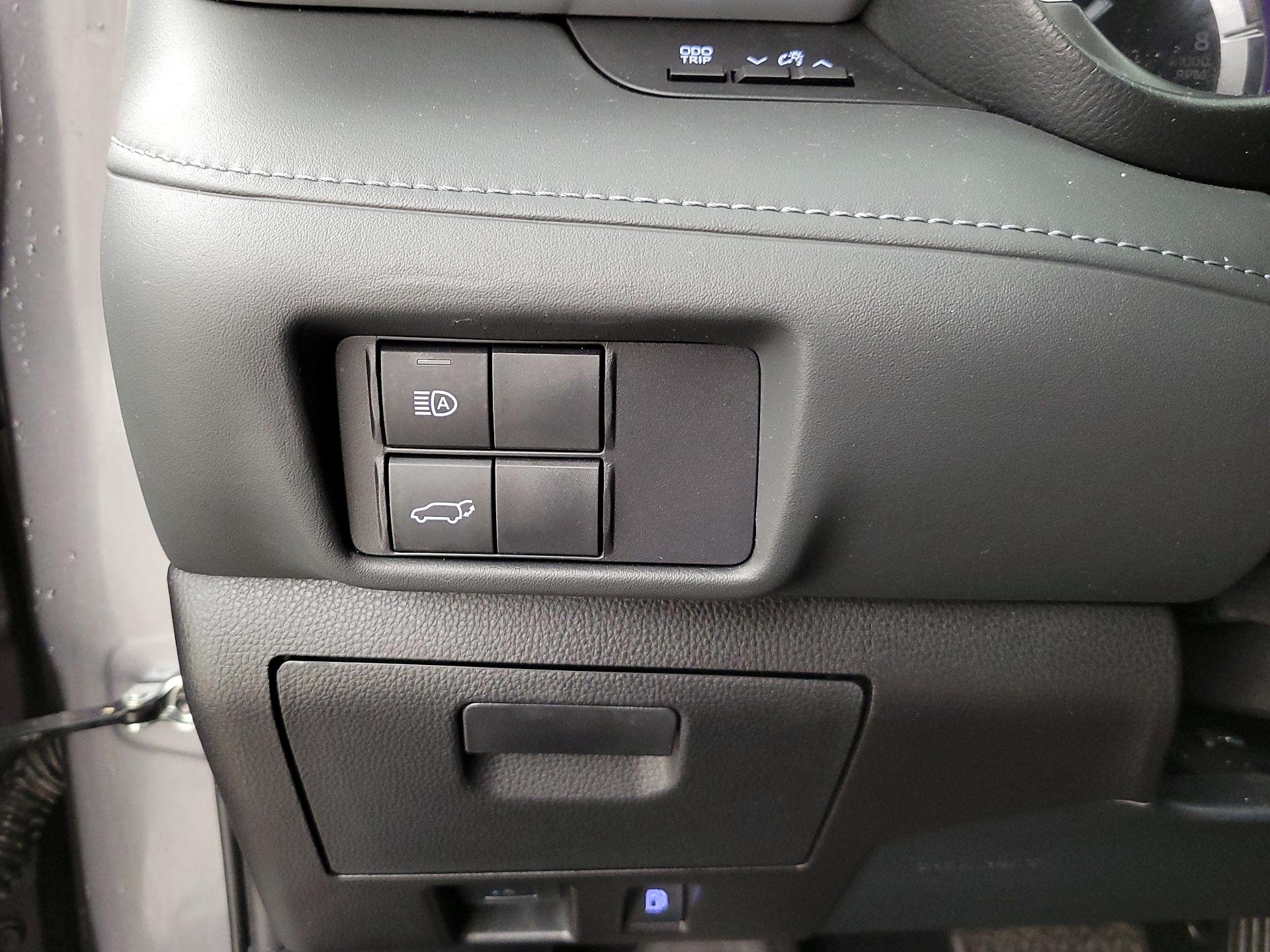 Thumbnail: 2021 Toyota Highlander - 13