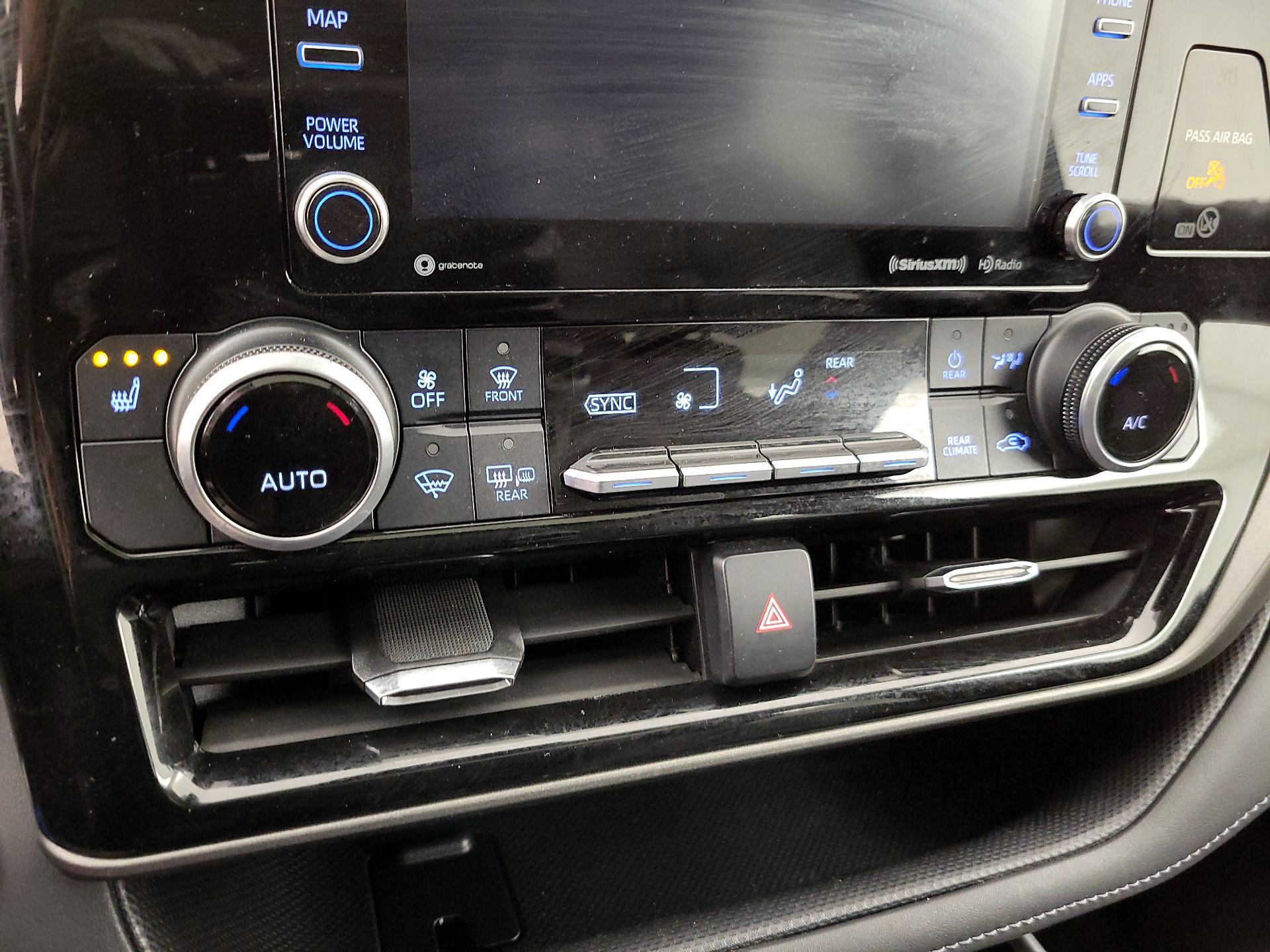 Thumbnail: 2021 Toyota Highlander - 17