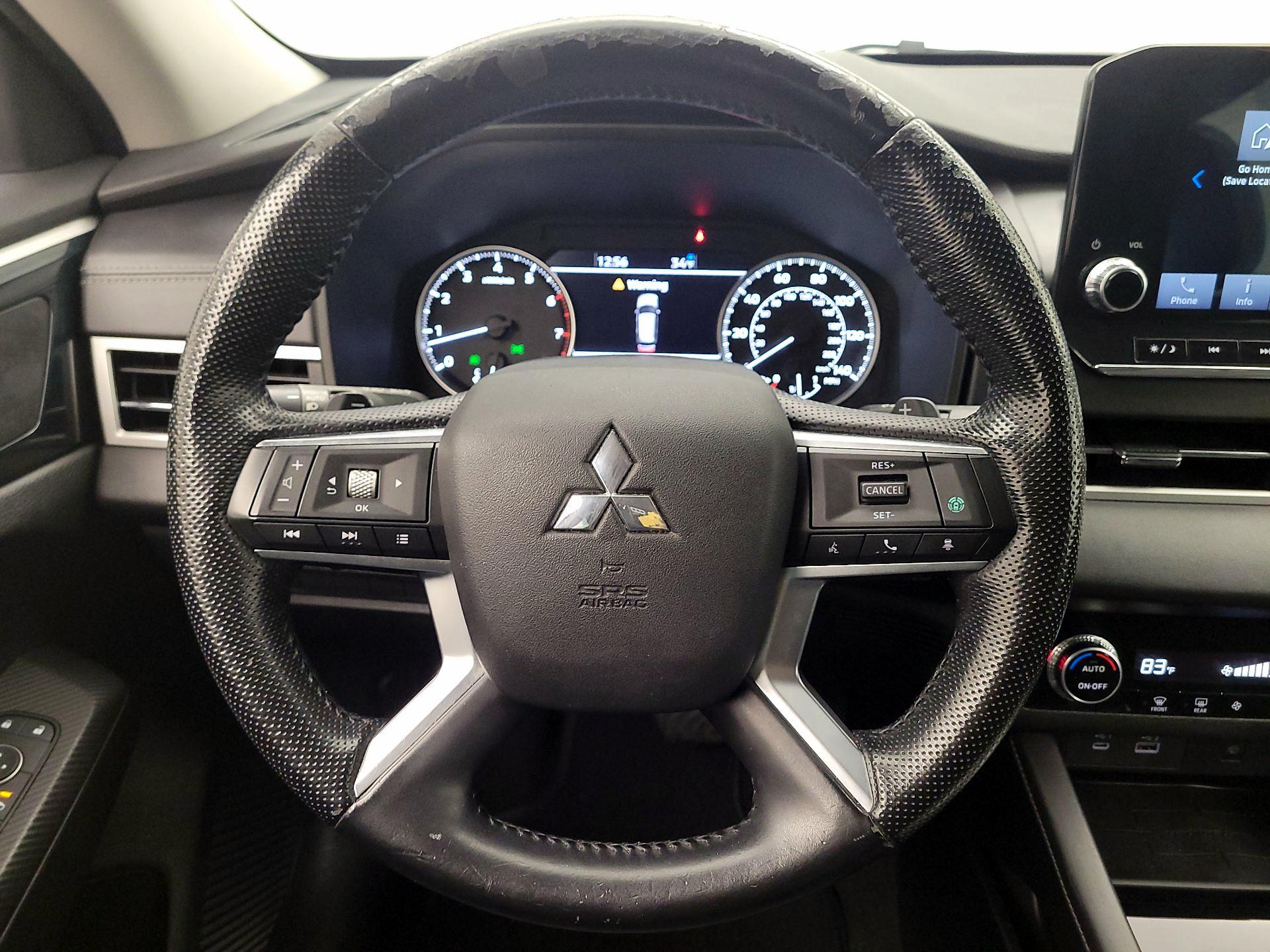 Thumbnail: 2022 Mitsubishi Outlander - 10