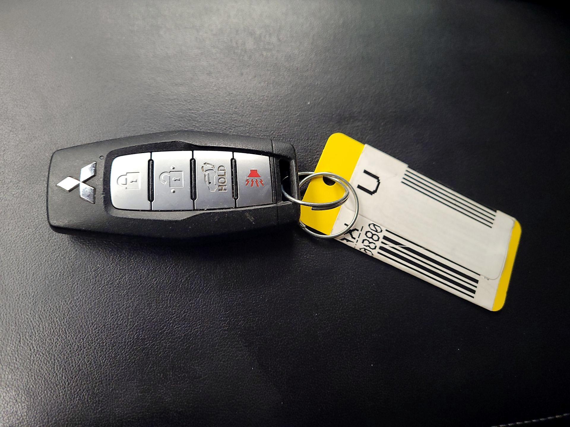 Thumbnail: 2022 Mitsubishi Outlander - 18