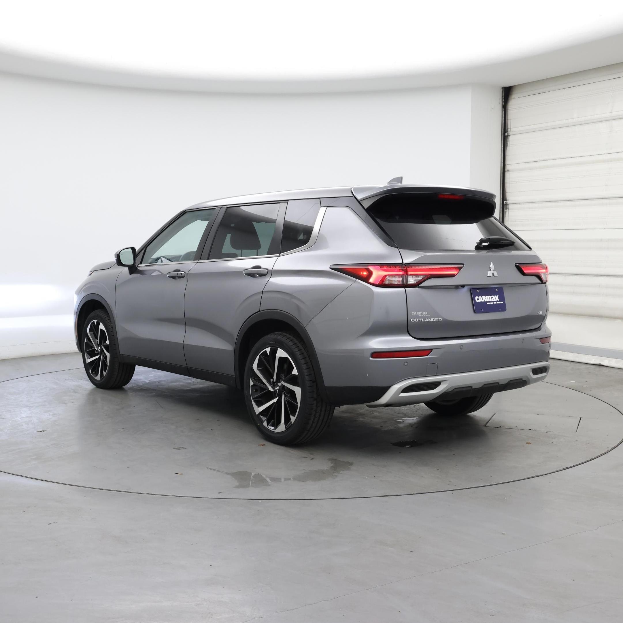 Thumbnail: 2022 Mitsubishi Outlander - 2