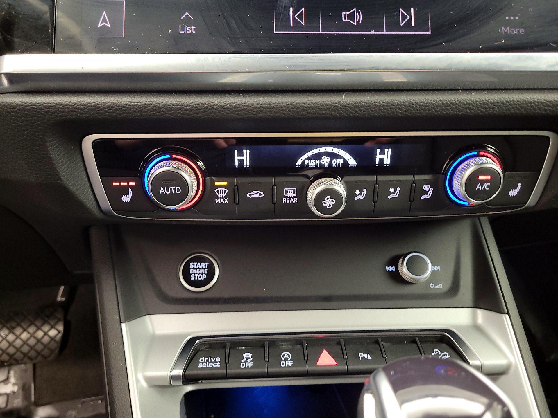 Thumbnail: 2022 Audi Q3 - 17