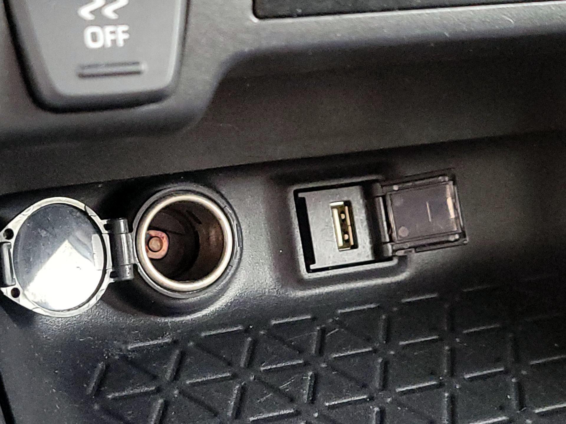 Thumbnail: 2021 Toyota RAV4 - 18