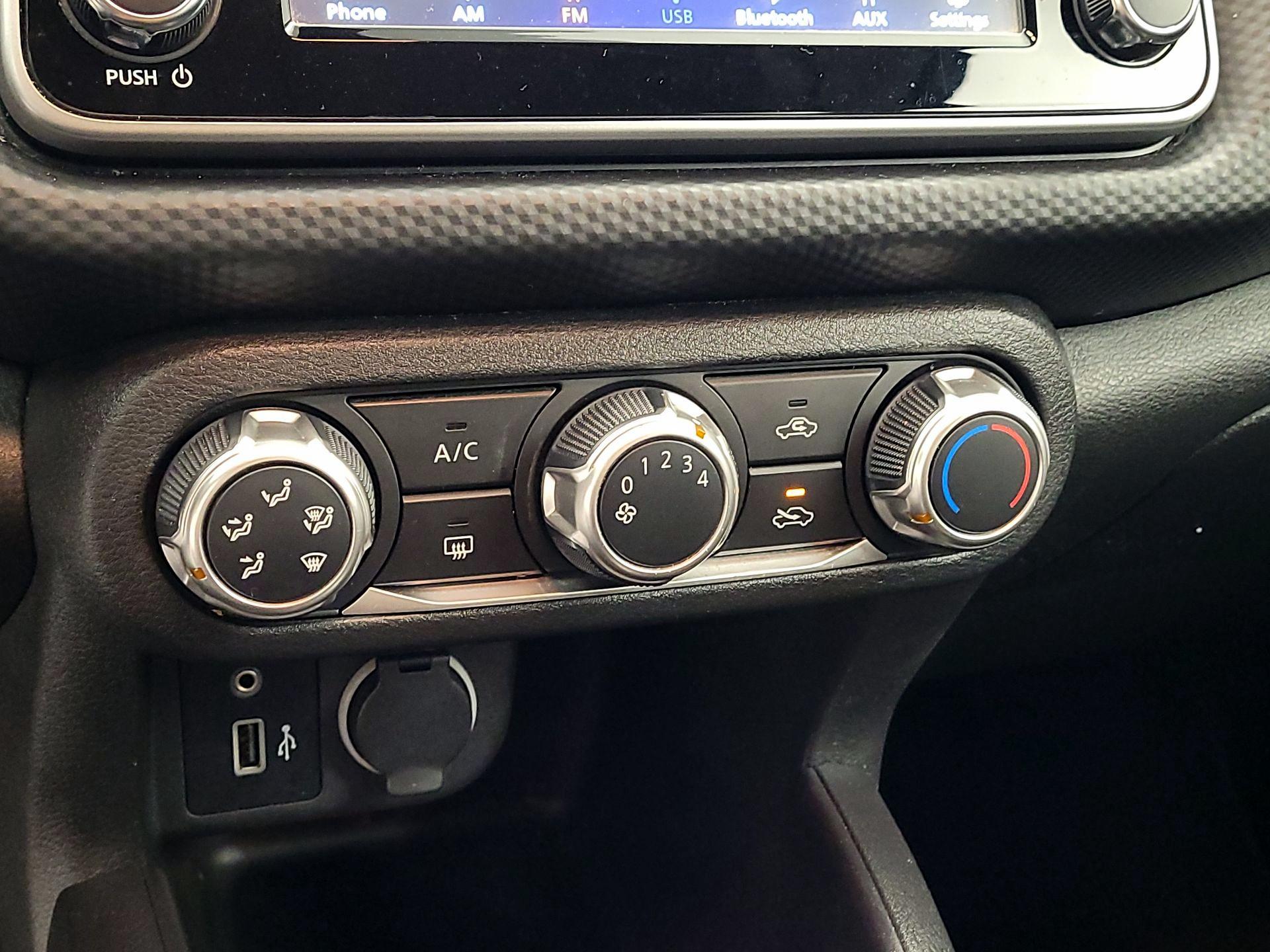 Thumbnail: 2021 Nissan Kicks - 16