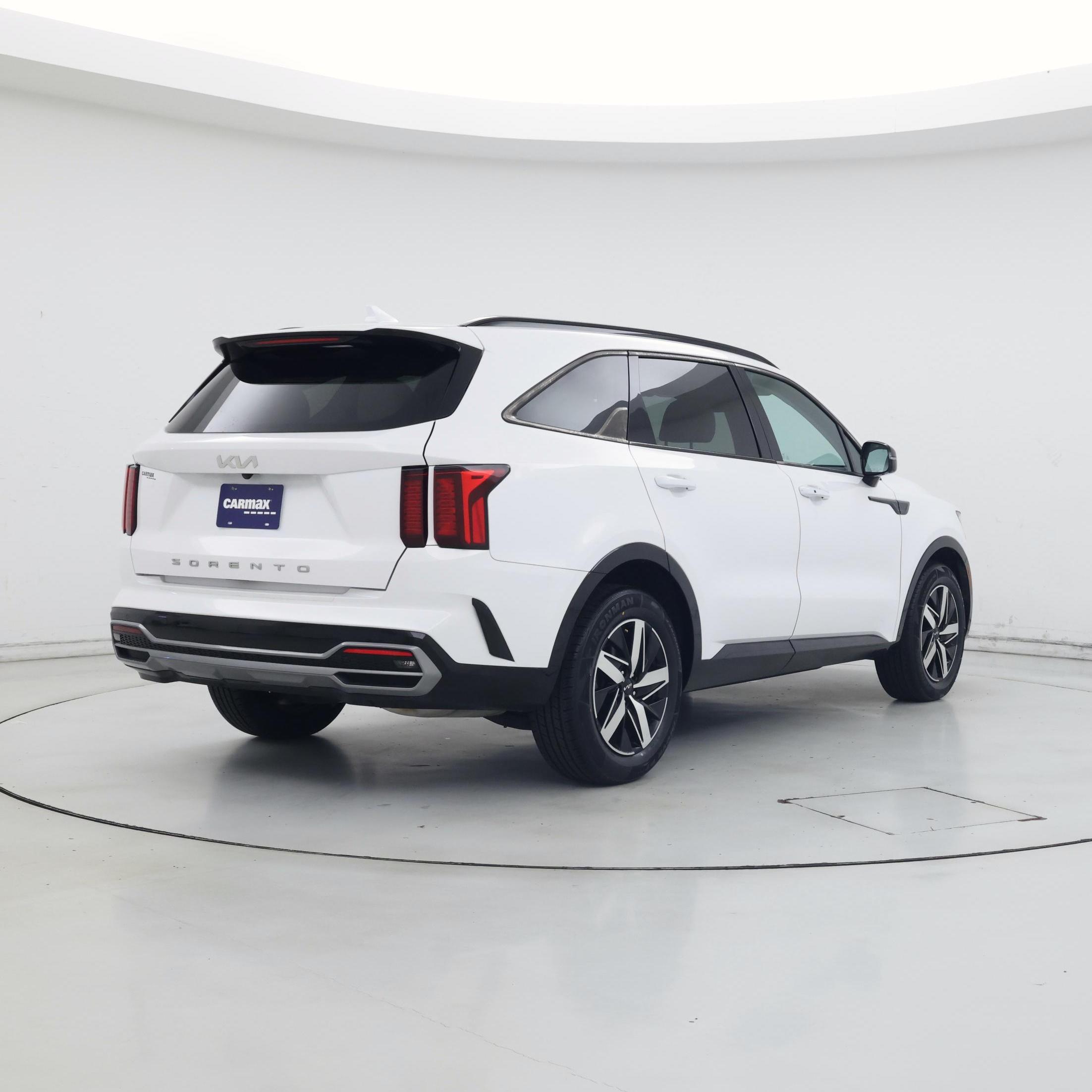 Thumbnail: 2022 Kia Sorento - 8