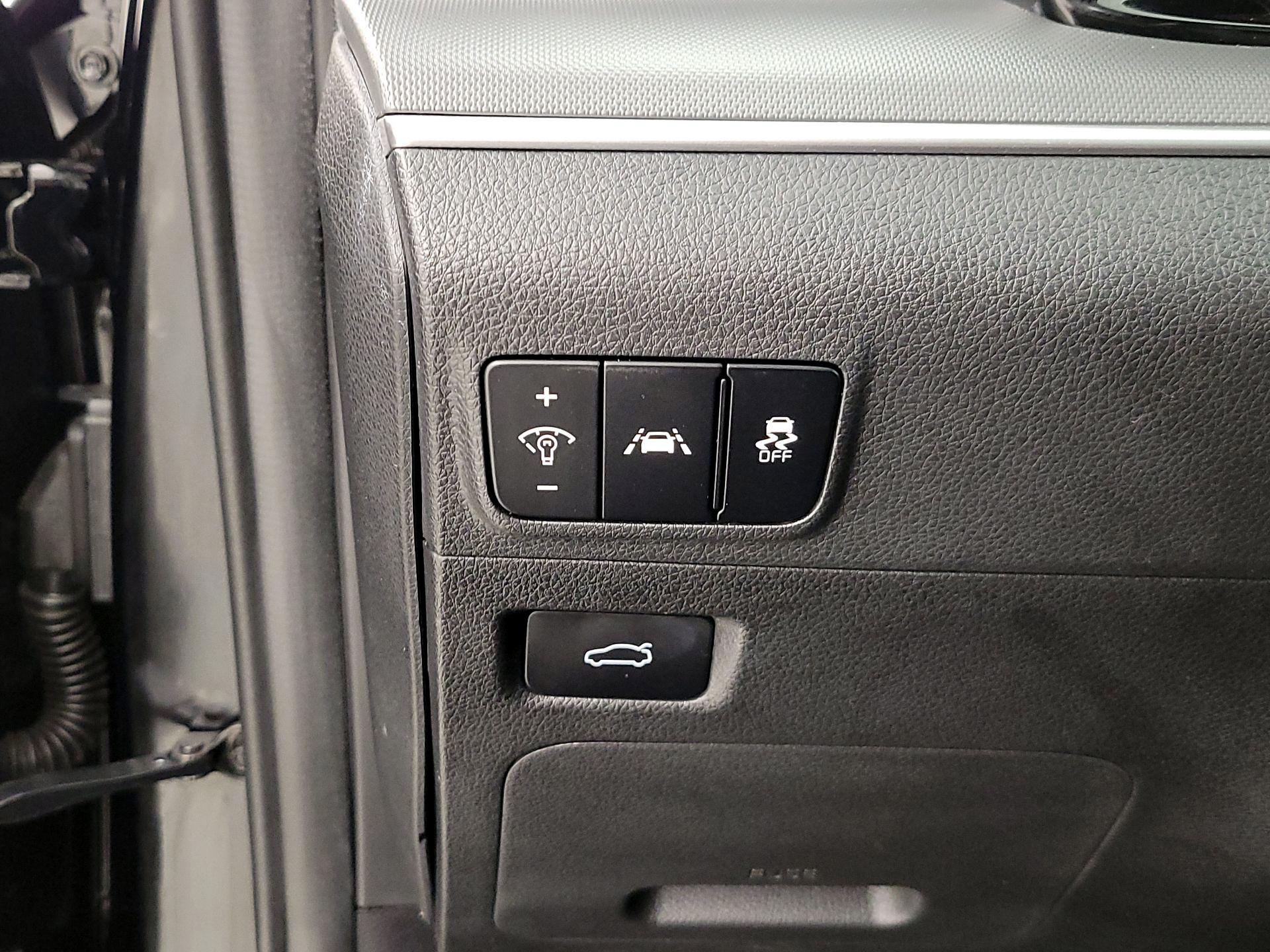 Thumbnail: 2022 Kia K5 - 13