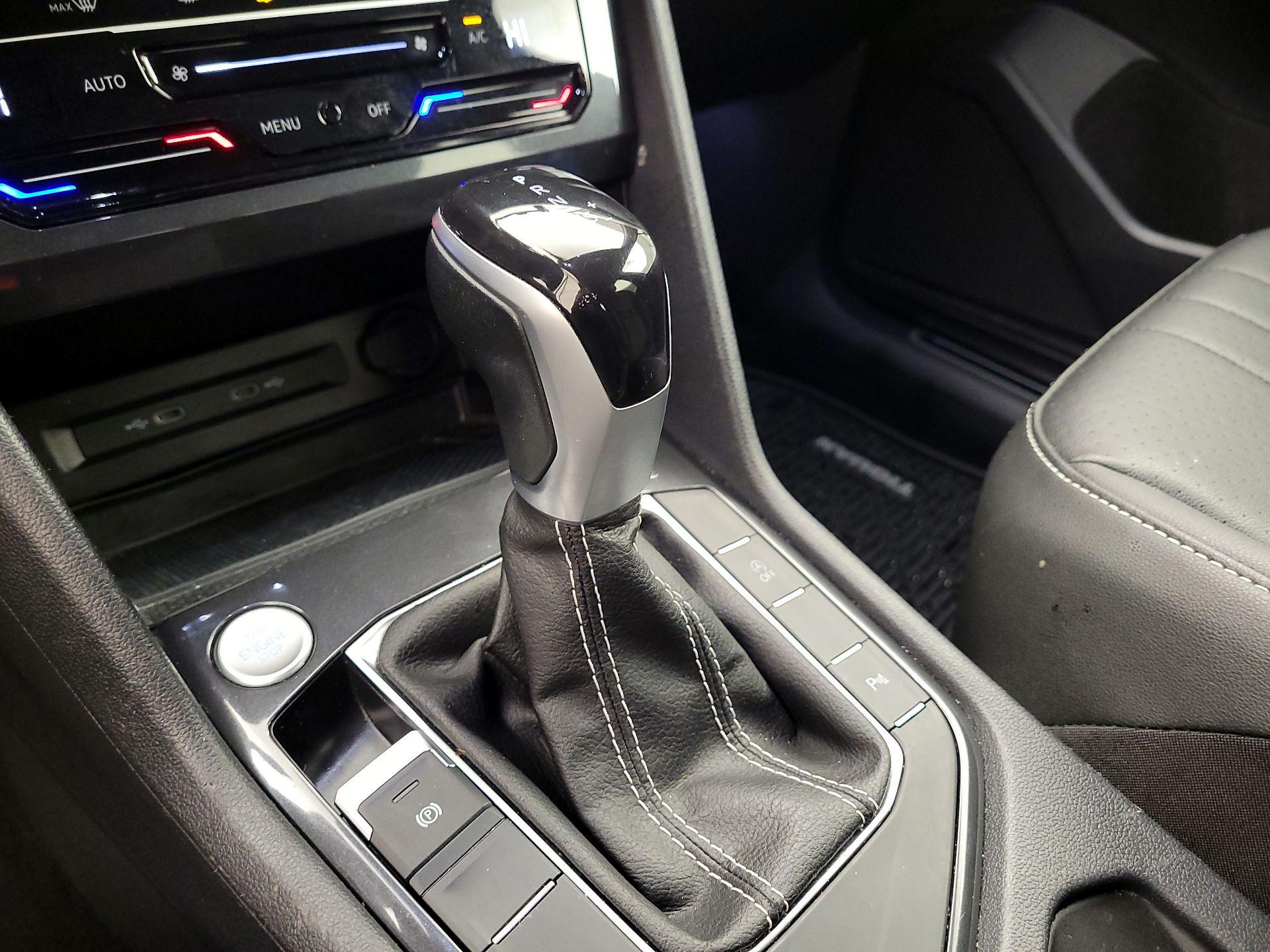 Thumbnail: 2023 Volkswagen Tiguan - 15