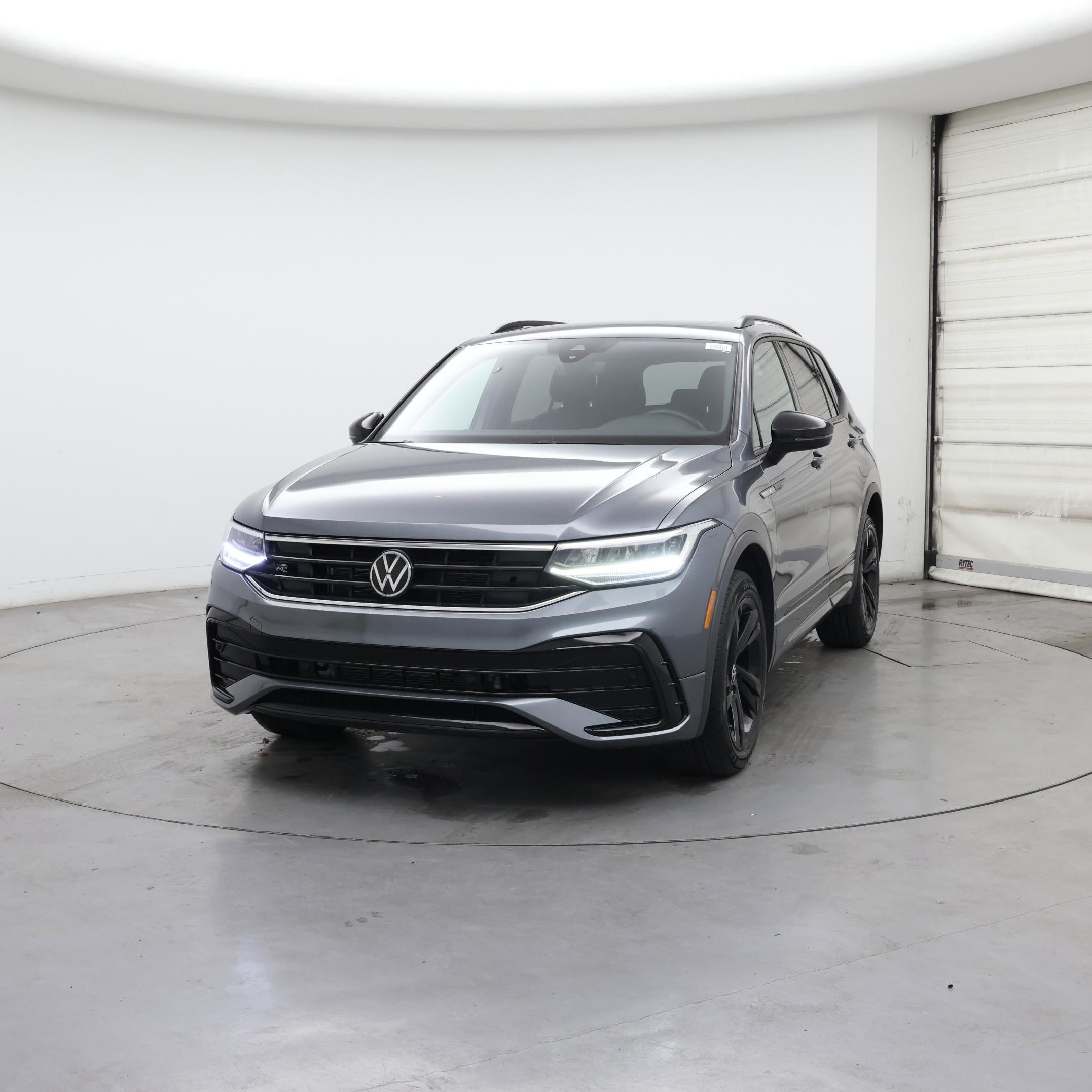 Thumbnail: 2023 Volkswagen Tiguan - 4