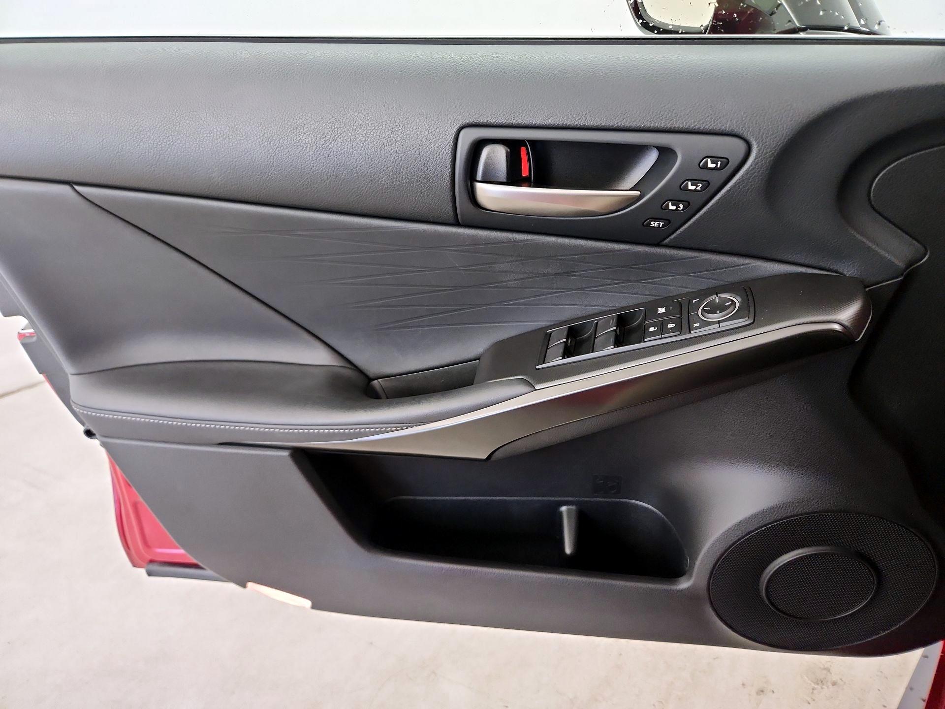 Thumbnail: 2022 Lexus IS - 12