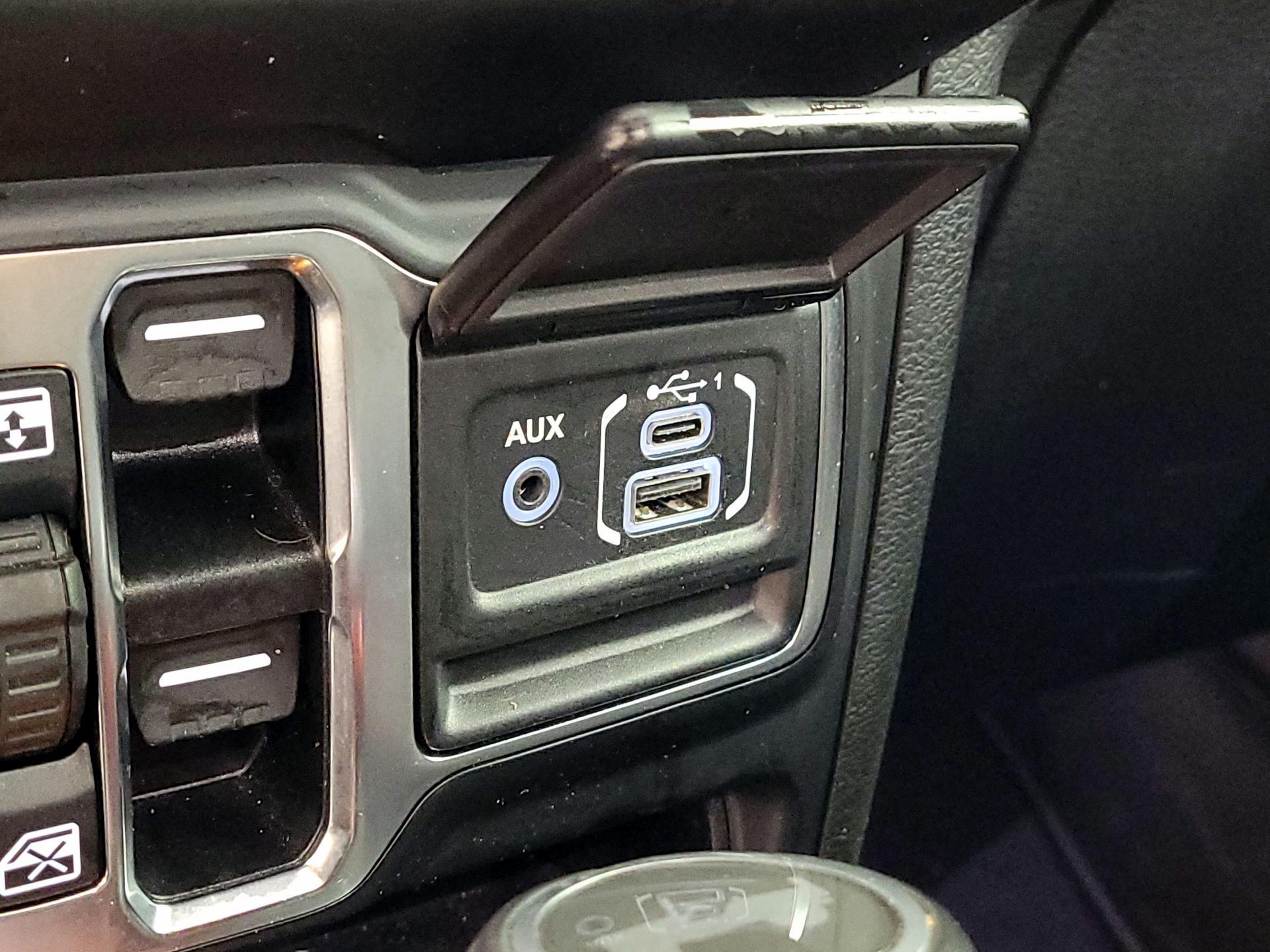 Thumbnail: 2023 Jeep Wrangler - 18