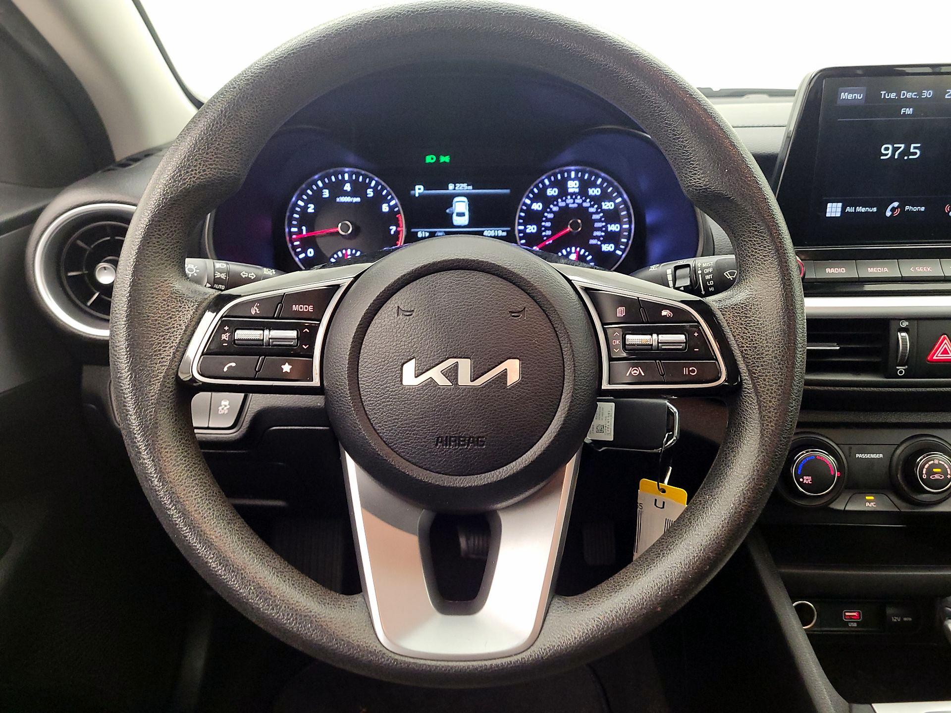 Thumbnail: 2023 Kia Forte - 10