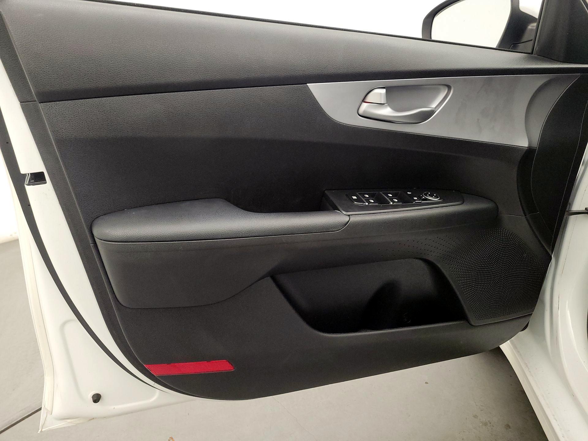 Thumbnail: 2023 Kia Forte - 12