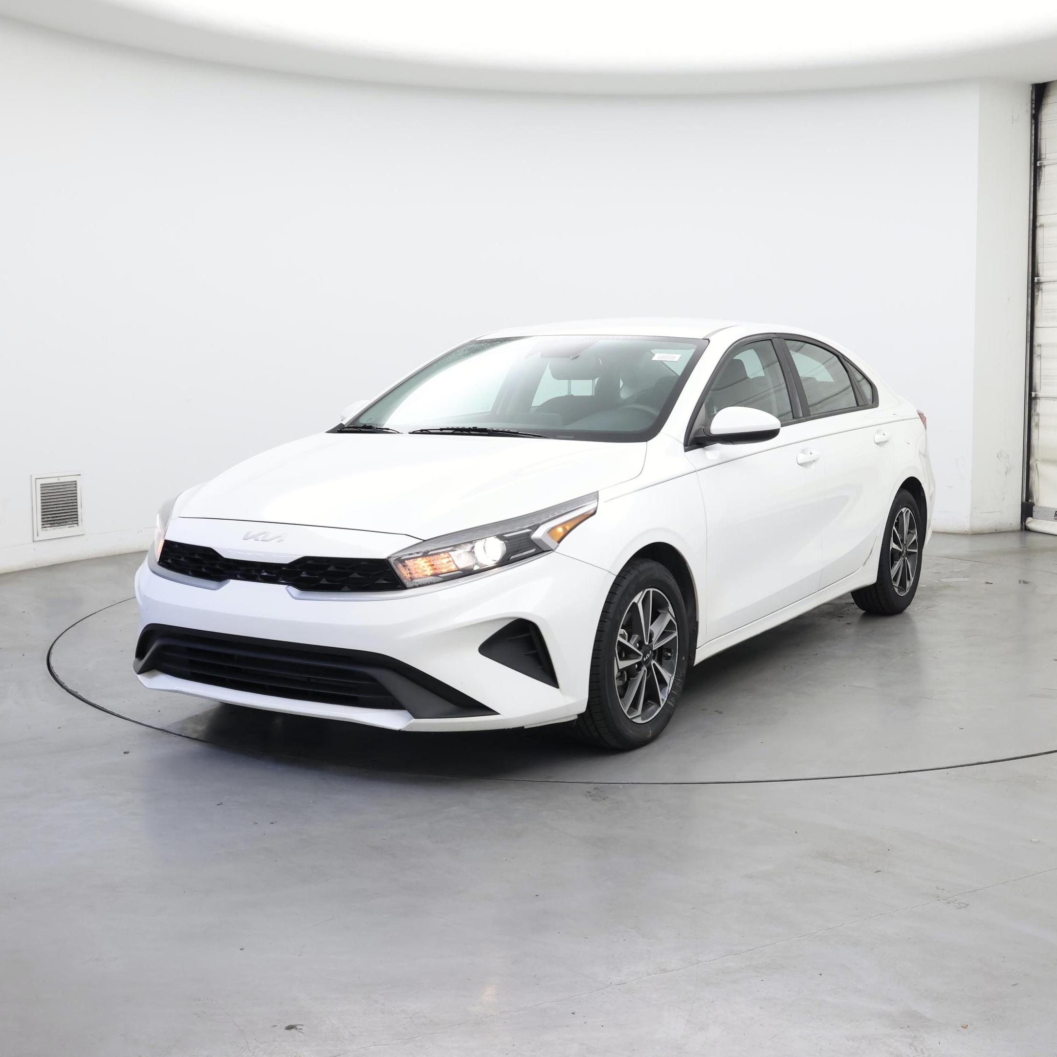 Thumbnail: 2023 Kia Forte - 4