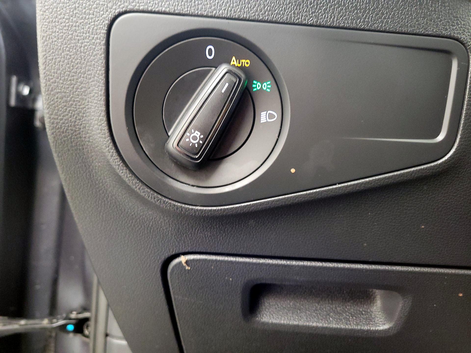 Thumbnail: 2021 Volkswagen Tiguan - 13