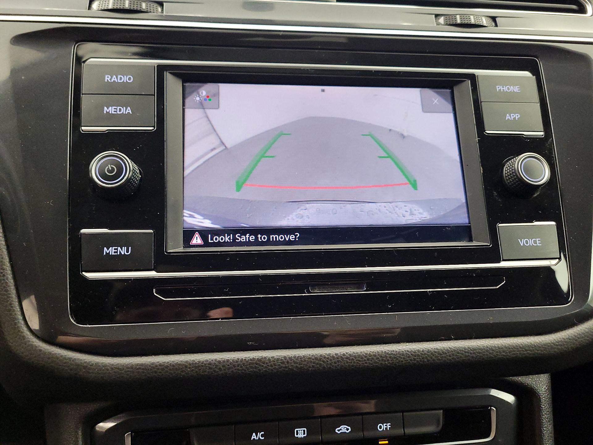 Thumbnail: 2021 Volkswagen Tiguan - 14