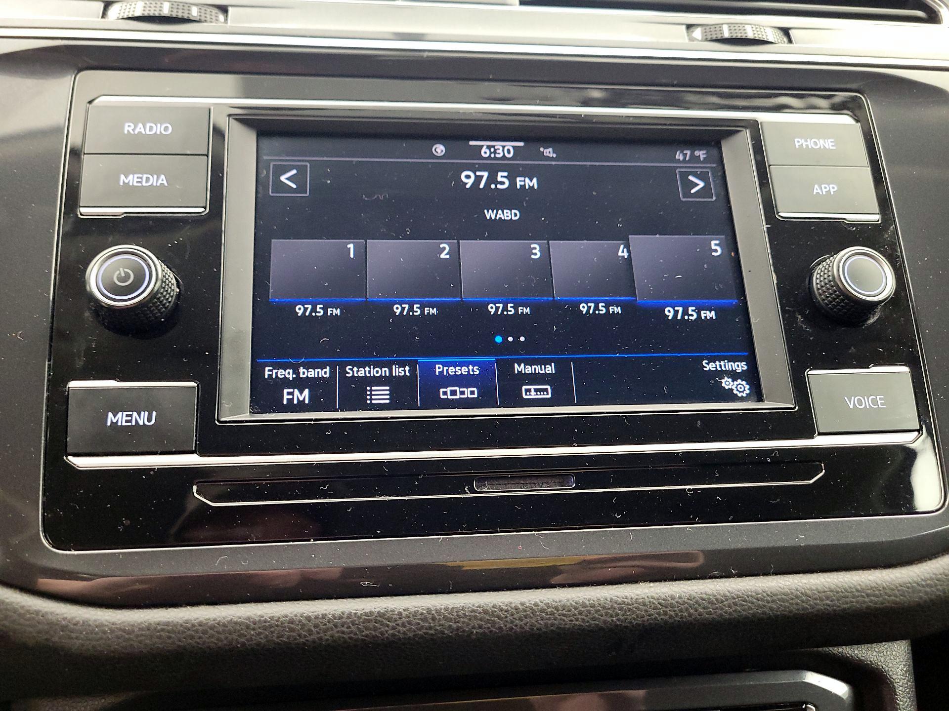 Thumbnail: 2021 Volkswagen Tiguan - 15